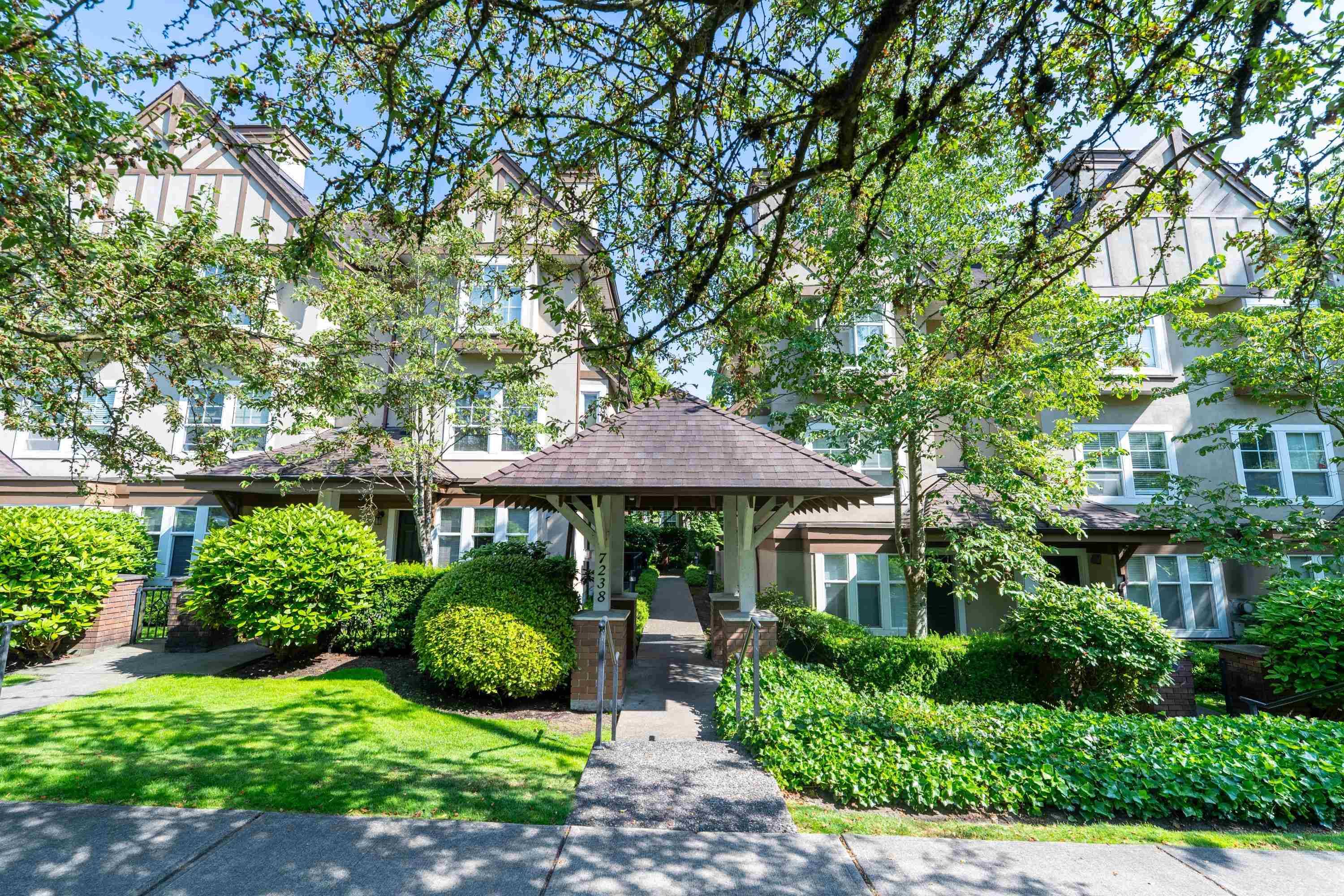 Burnaby, BC V3N 1H3,7238 18th AVE #6