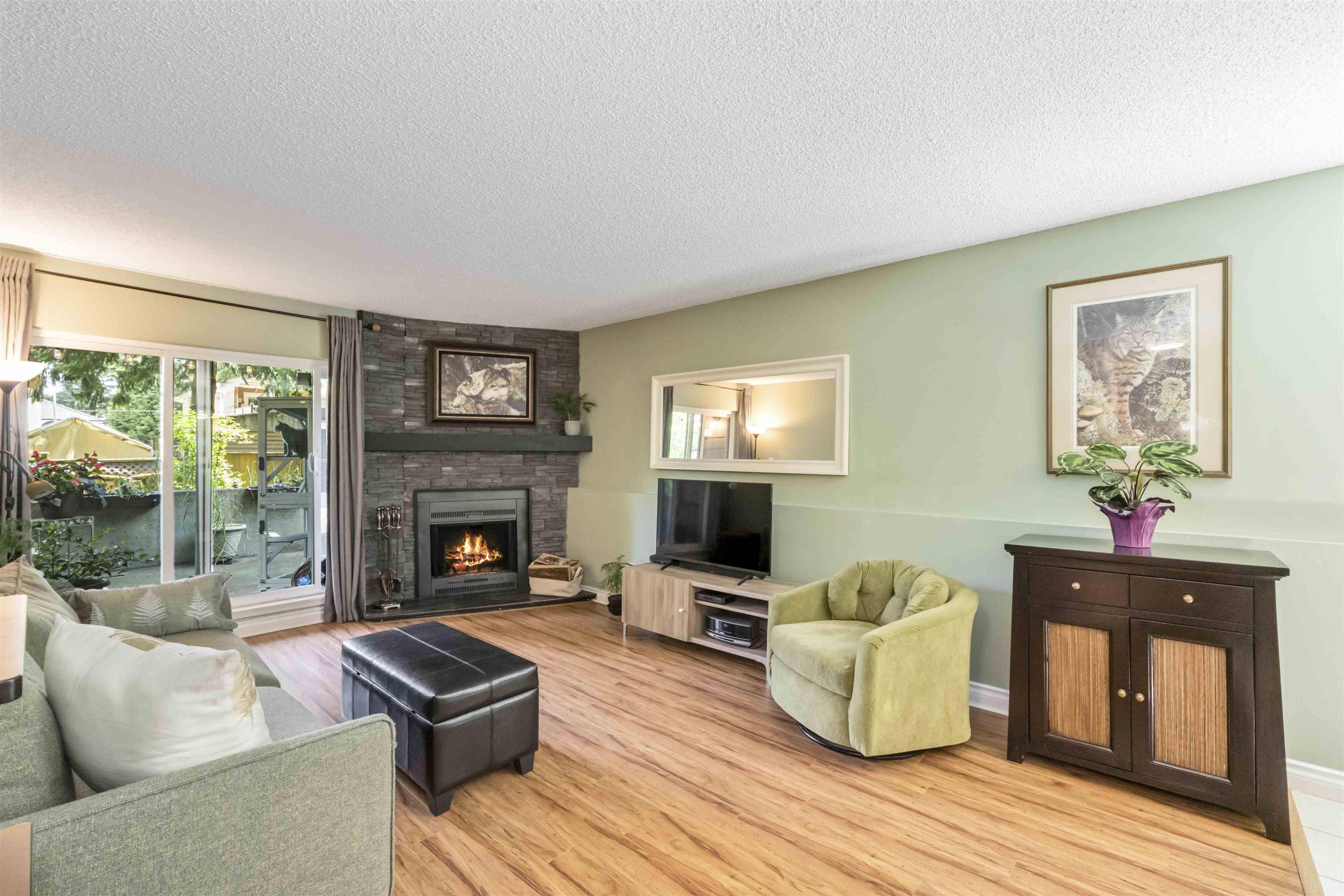 Surrey, BC V3R 8A3,10560 154th ST #104