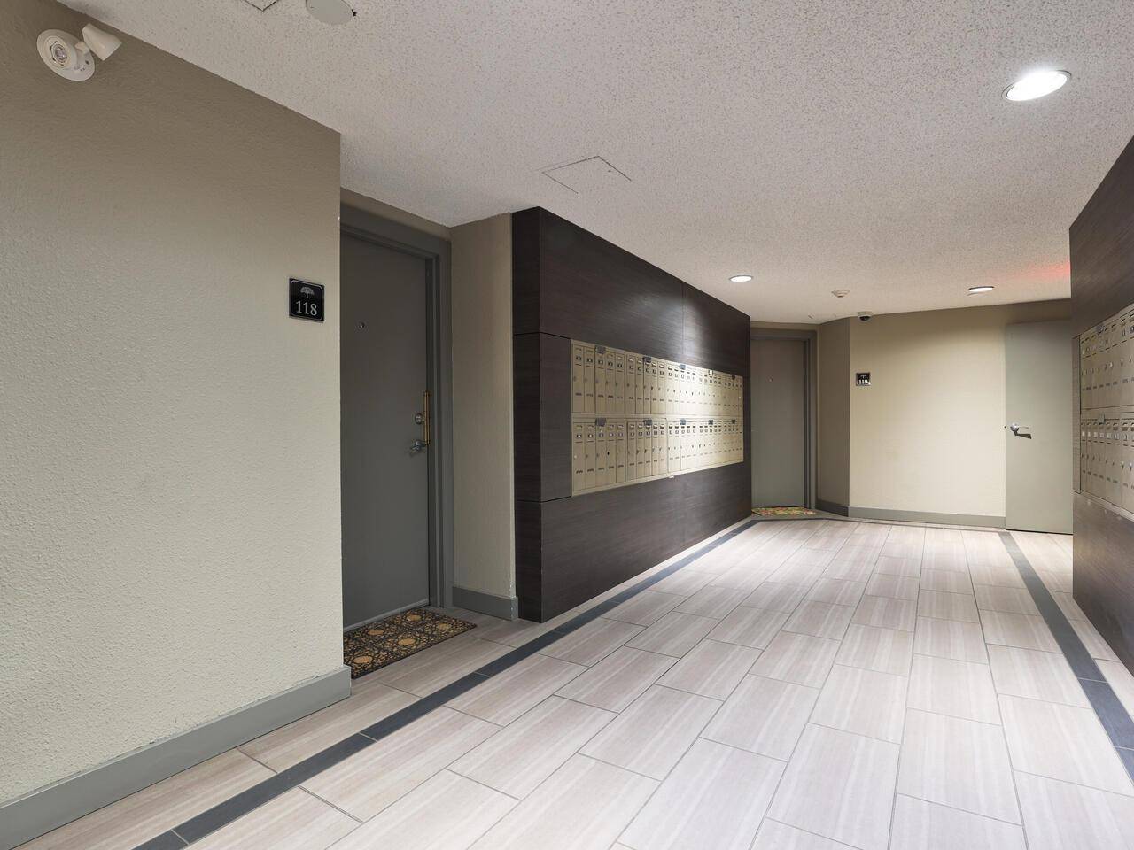 Burnaby, BC V3N 4P4,9847 Manchester DR #118