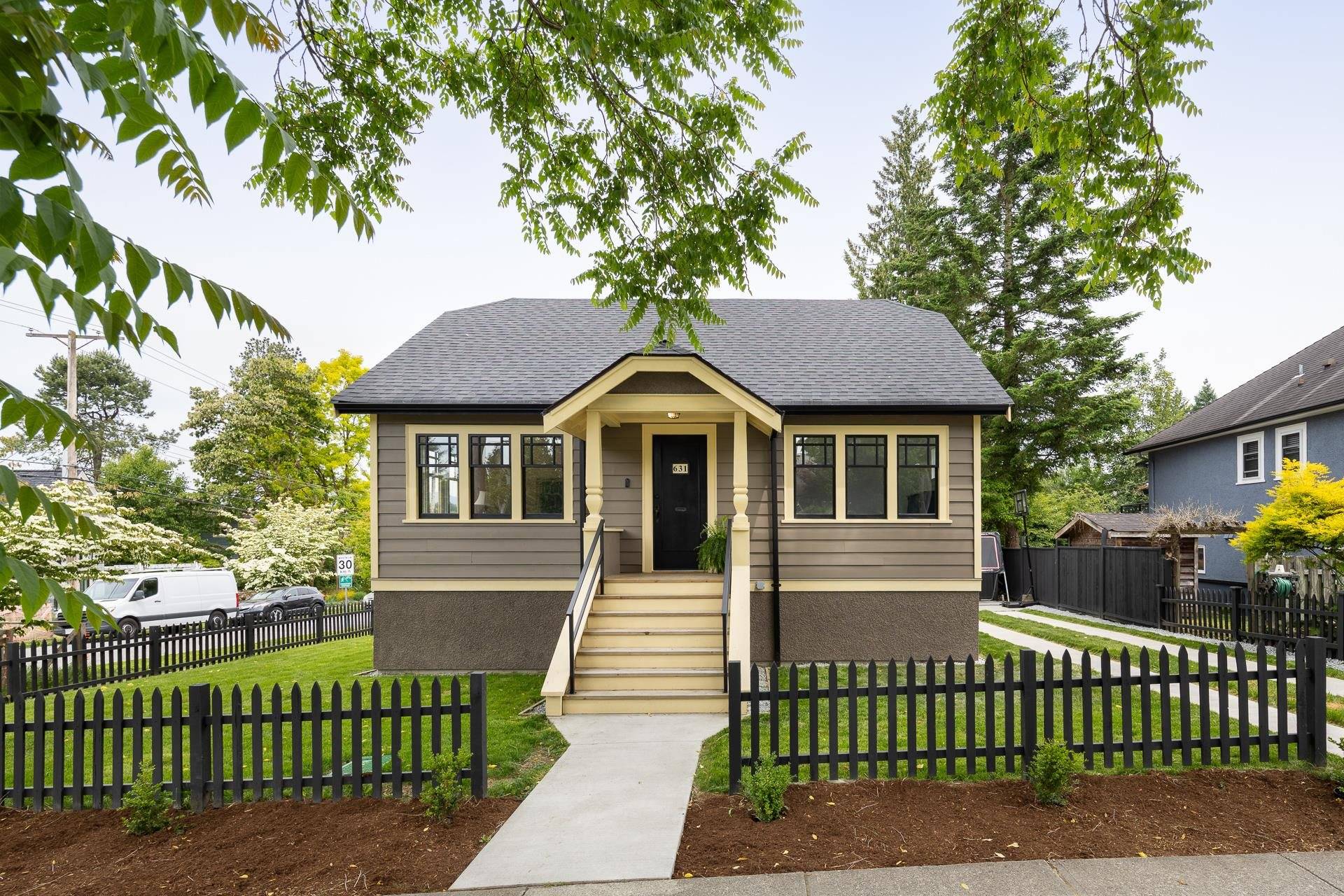 New Westminster, BC V3L 2M6,631 Second ST
