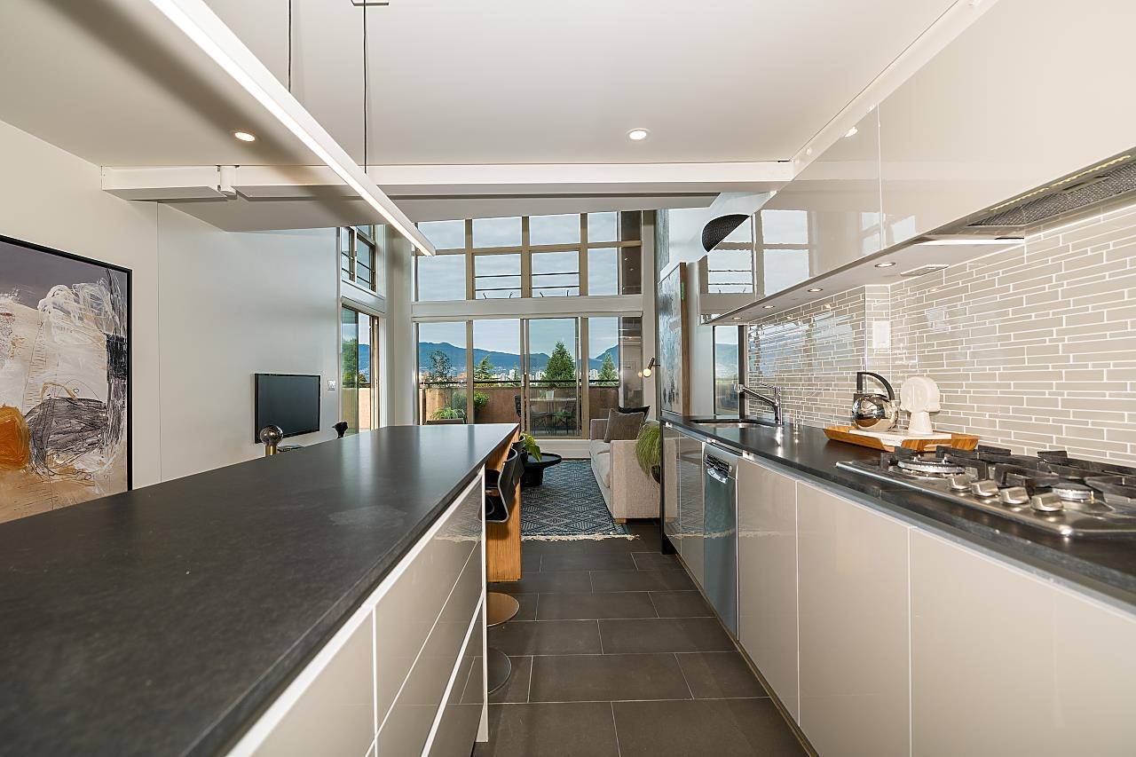 Vancouver, BC V6J 1R1,1529 W 6th AVE #403