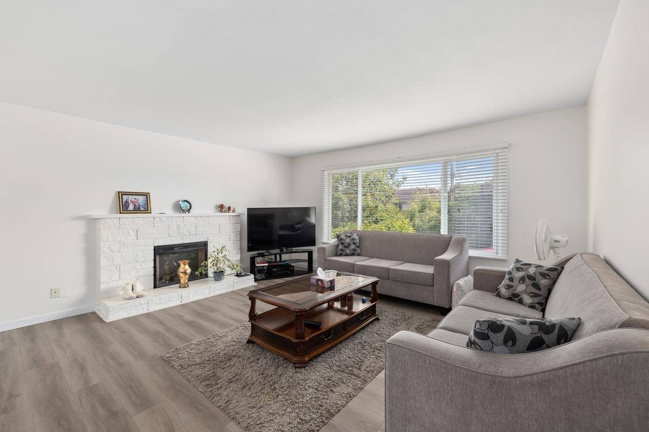 Delta, BC V4K 1J5,5483 Chestnut CRES