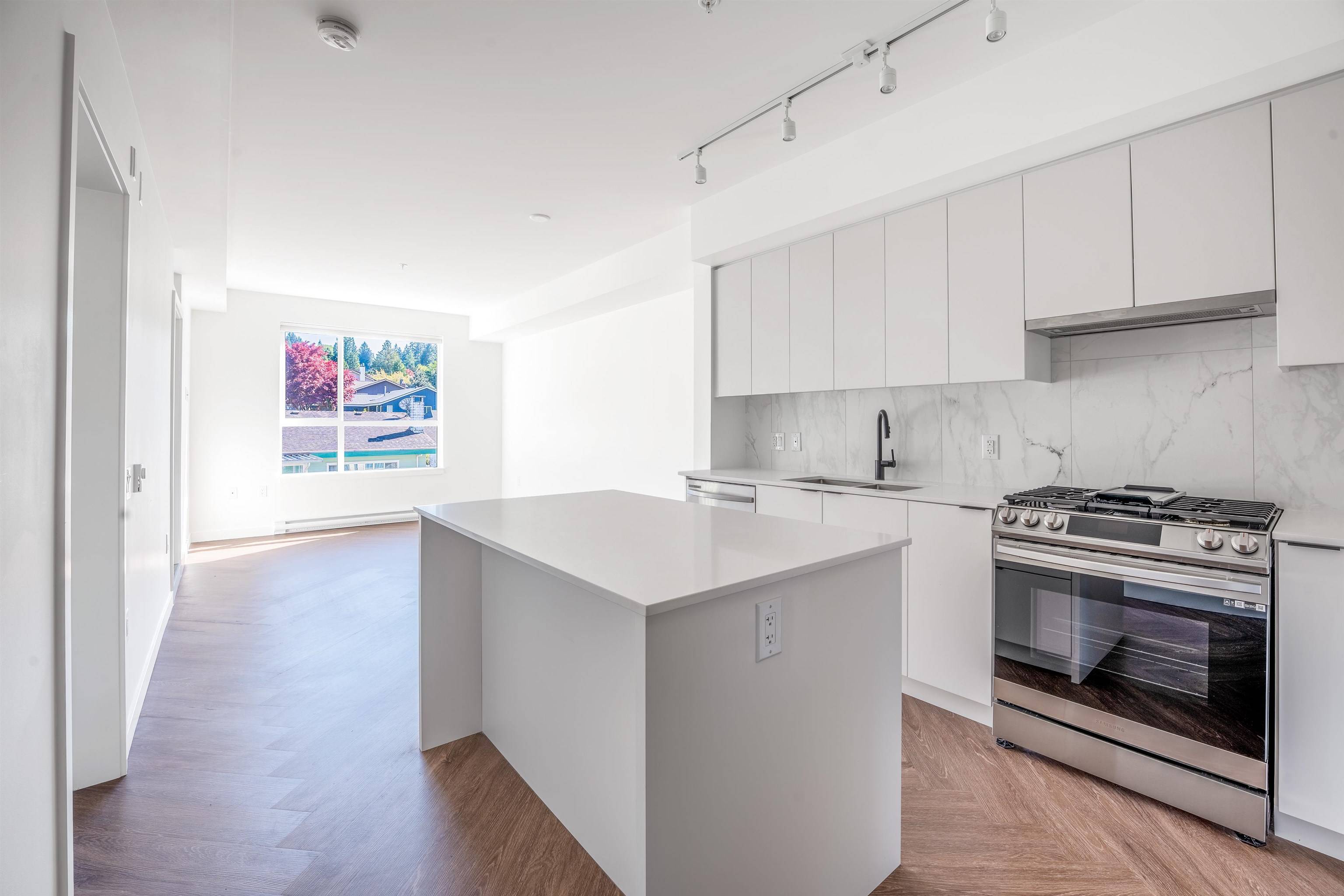 Port Moody, BC V3H 0M4,3229 St. Johns ST #524