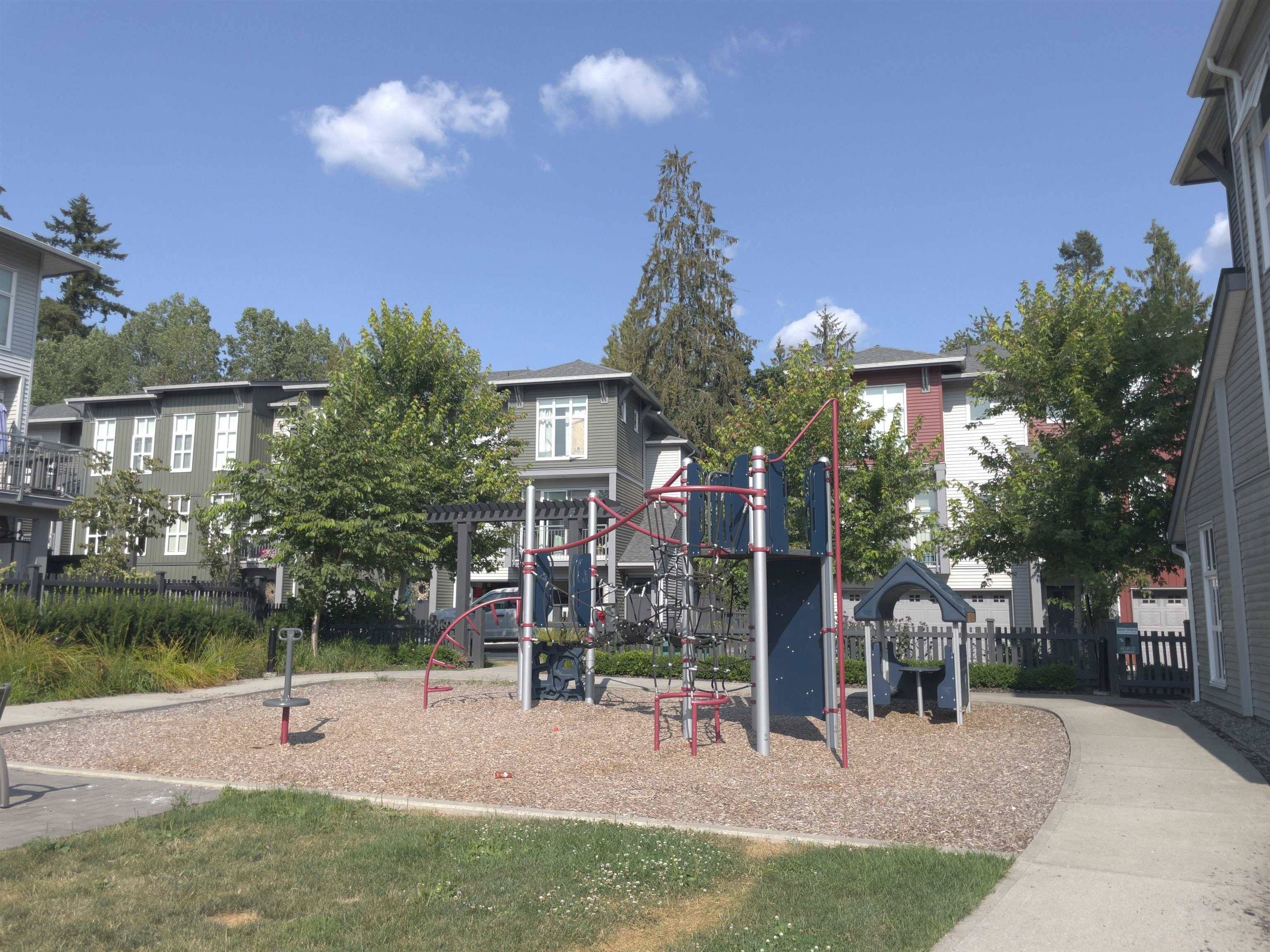 Maple Ridge, BC V2W 0K2,24076 112 AVE #84