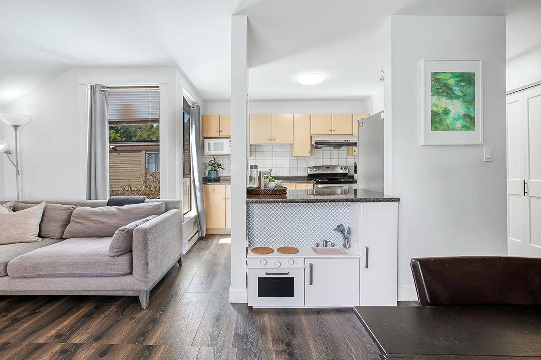 Burnaby, BC V3J 7K3,9138 Capella DR #302