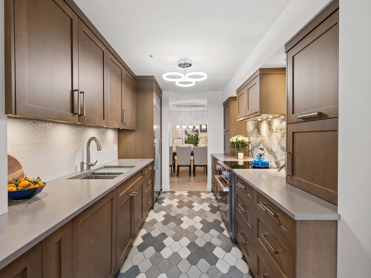 North Vancouver, BC V7H 2Y7,3690 Banff CT #112