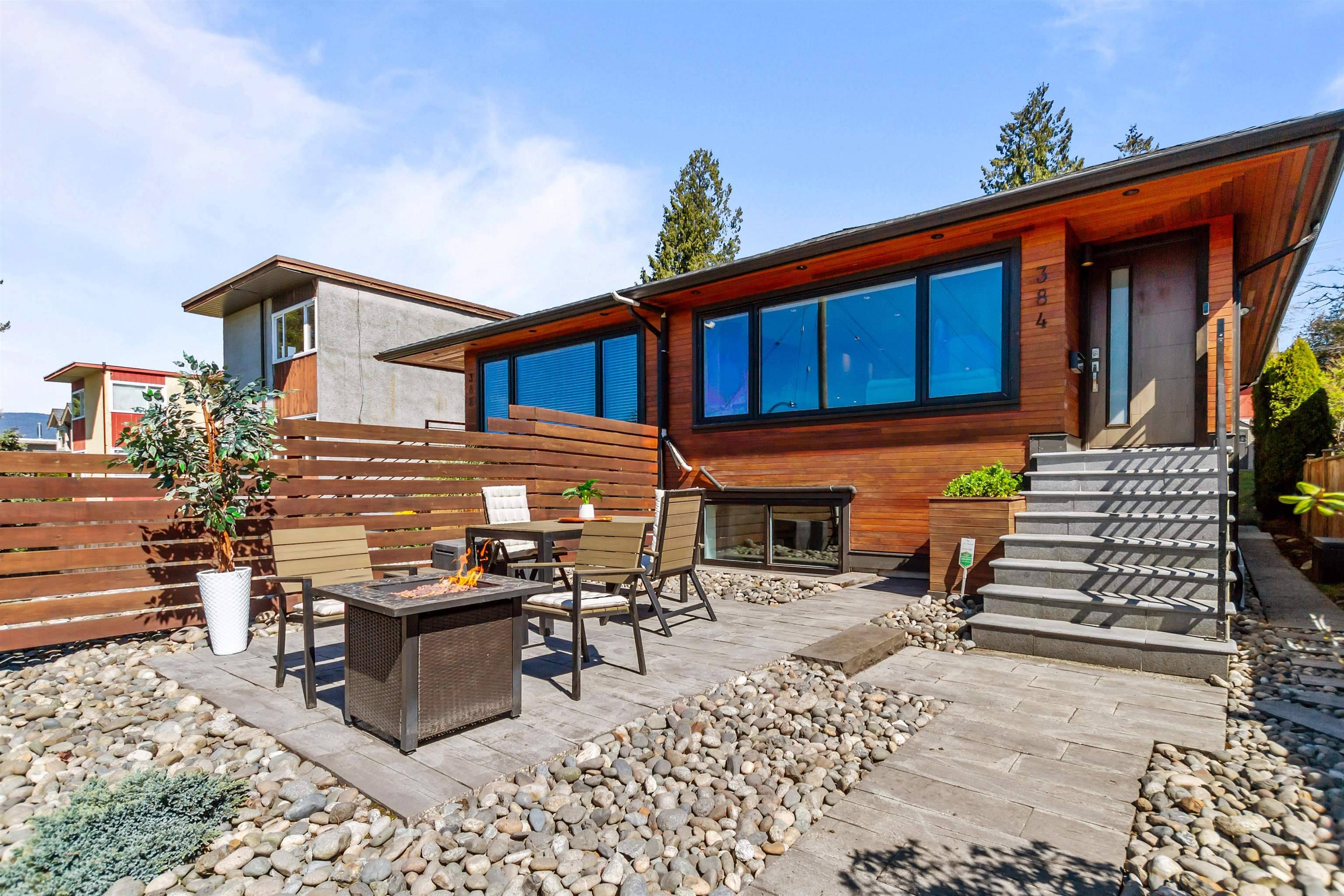 North Vancouver, BC V7L 1J2,384 E 4th ST