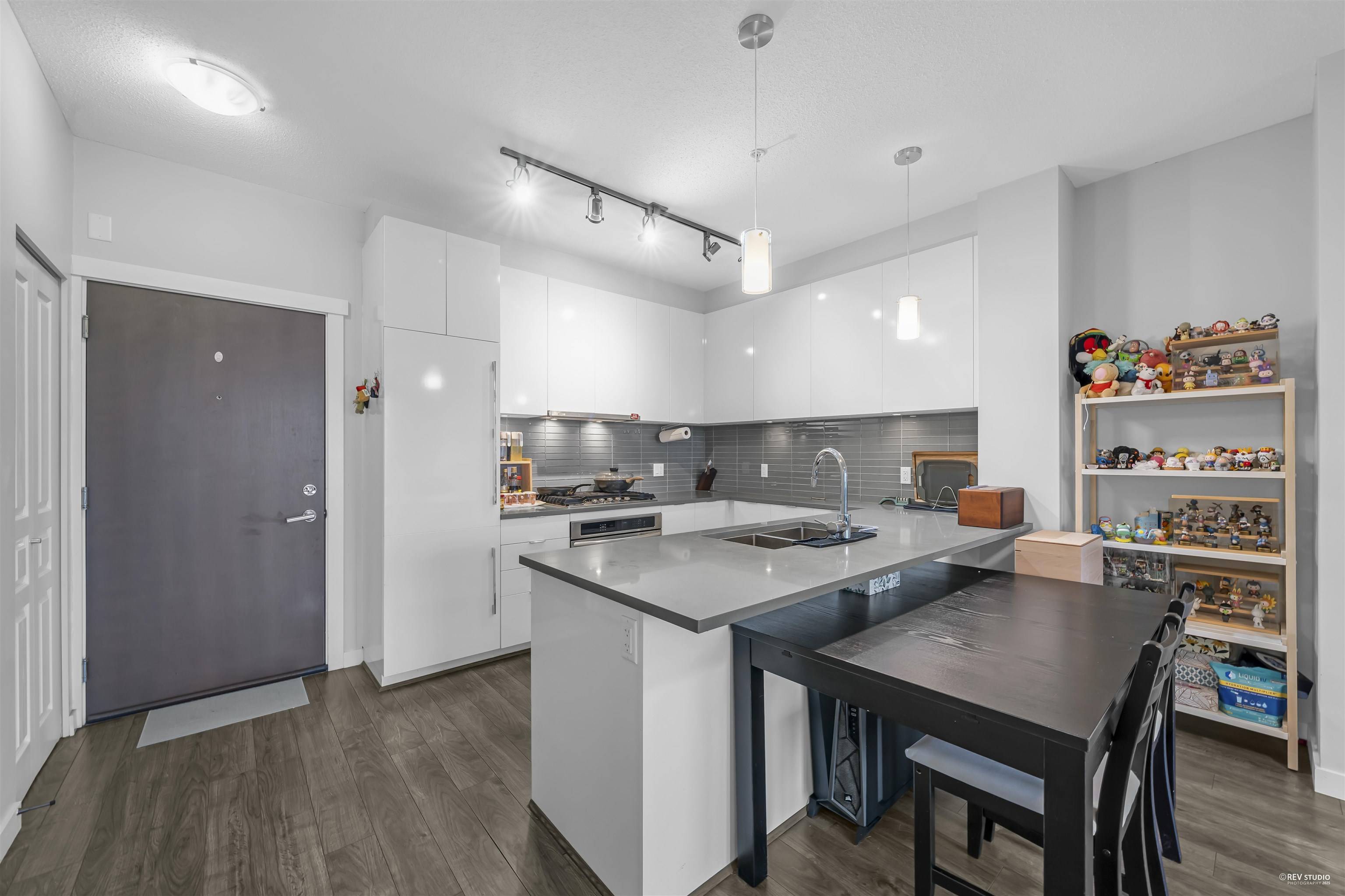 Richmond, BC V6X 0L7,9399 Alexandra RD #508