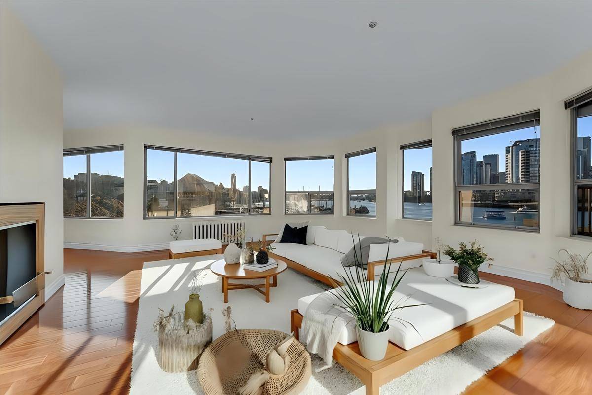 Vancouver, BC V5Z 4L8,525 Wheelhouse SQ #222