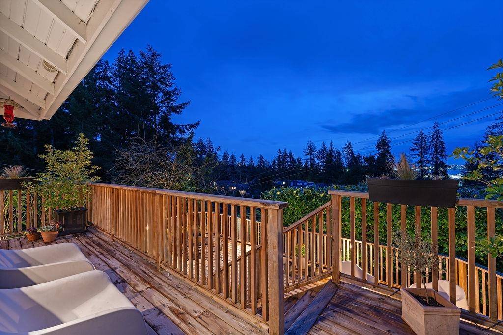 North Vancouver, BC V7P 2A2,1045 Cortell ST