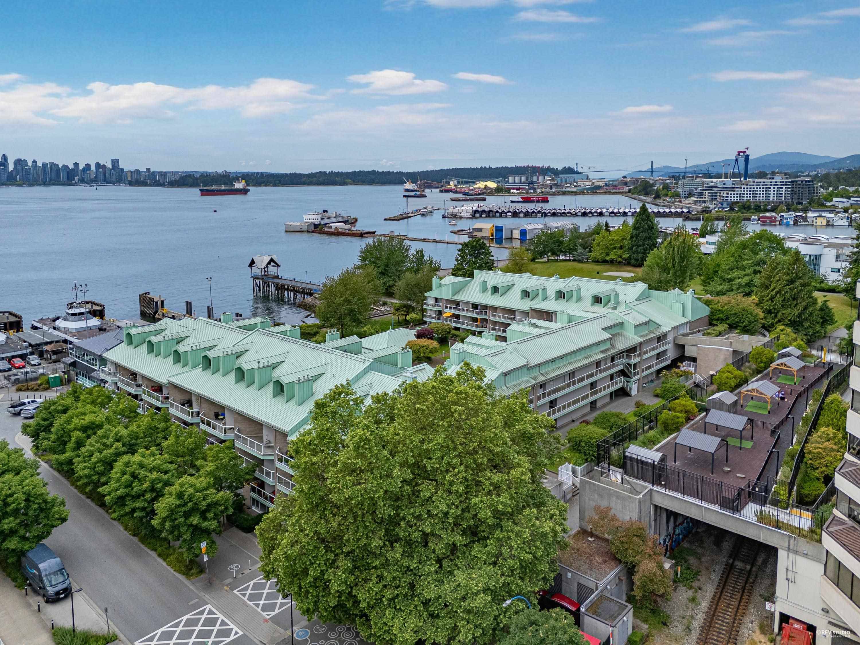 North Vancouver, BC V7M 3K4,33 Chesterfield PL #3208