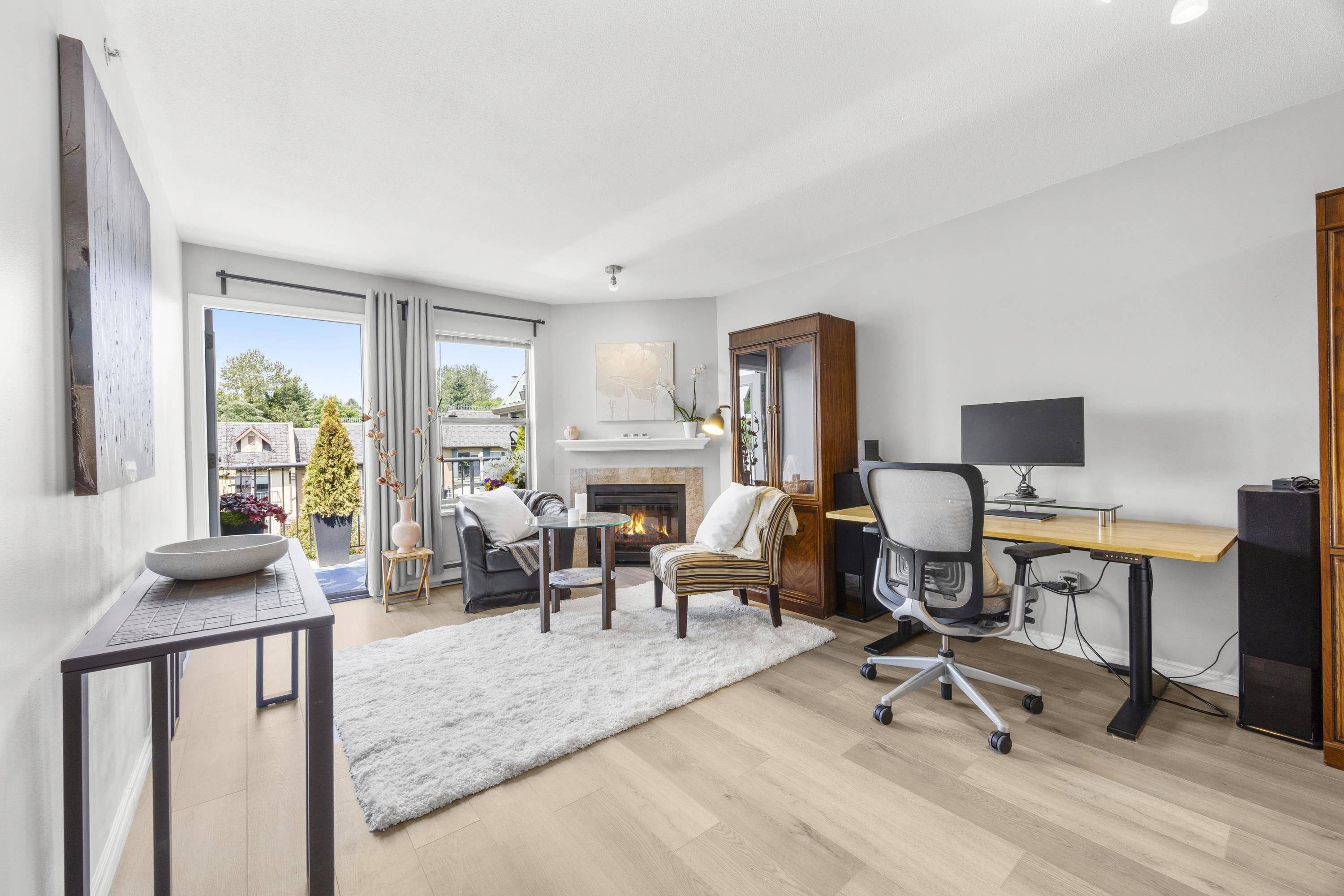 Coquitlam, BC V3K 1B7,1591 Booth AVE #409
