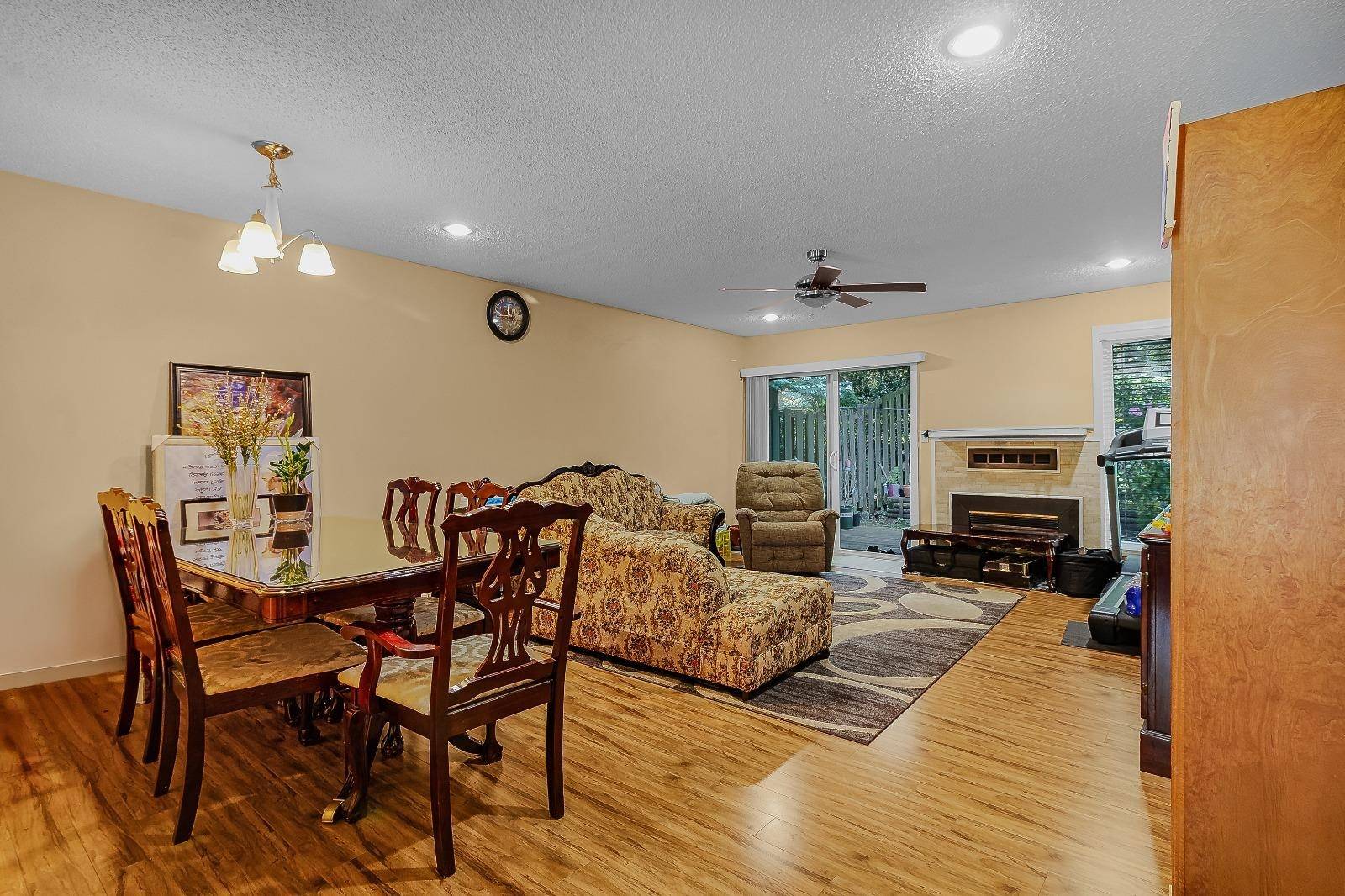 Abbotsford, BC V2T 4N2,3030 Trethewey ST #1