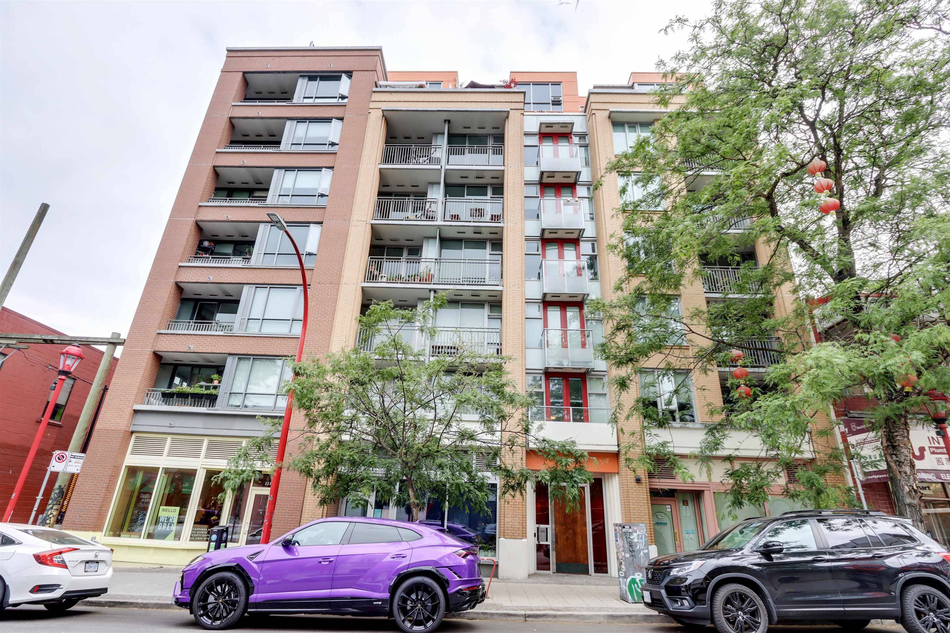 Vancouver, BC V6A 0G3,231 E Pender ST #204