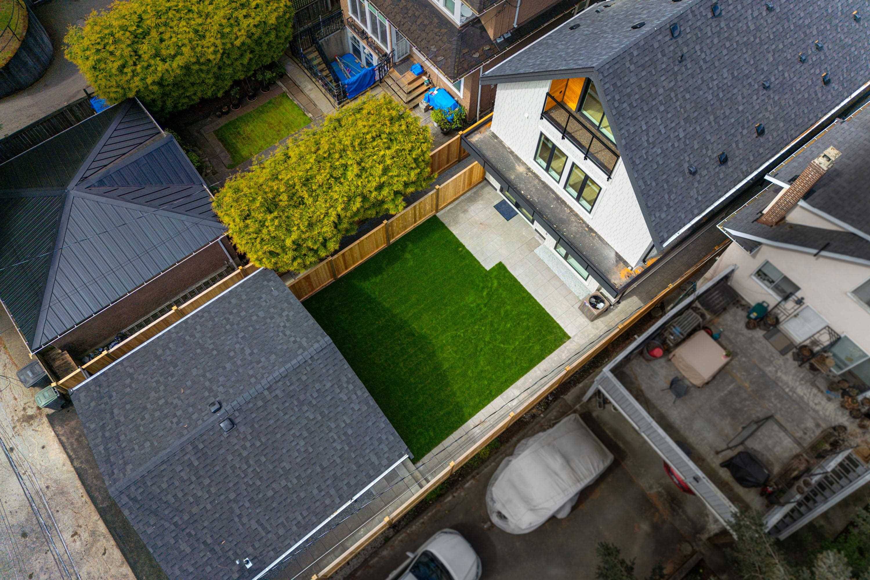 Vancouver, BC V5Z 1V4,968 W 17th AVE