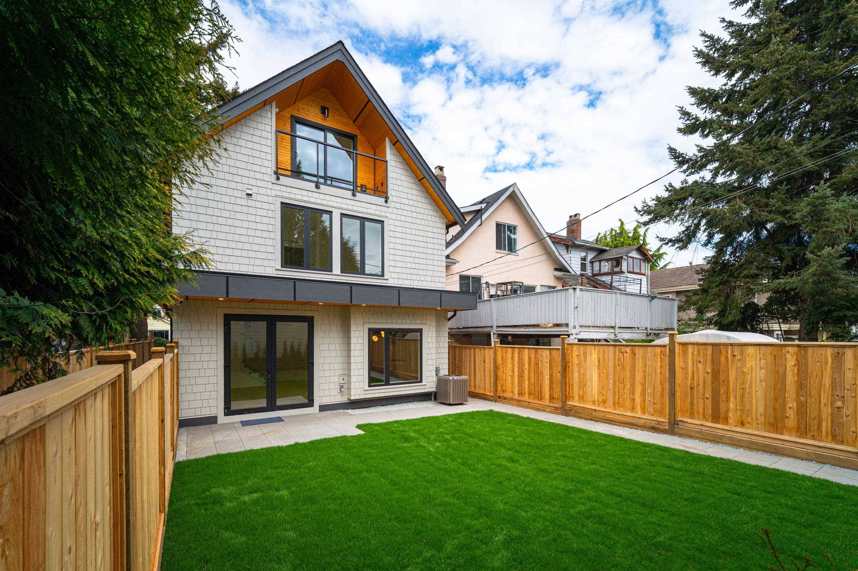 Vancouver, BC V5Z 1V4,968 W 17th AVE
