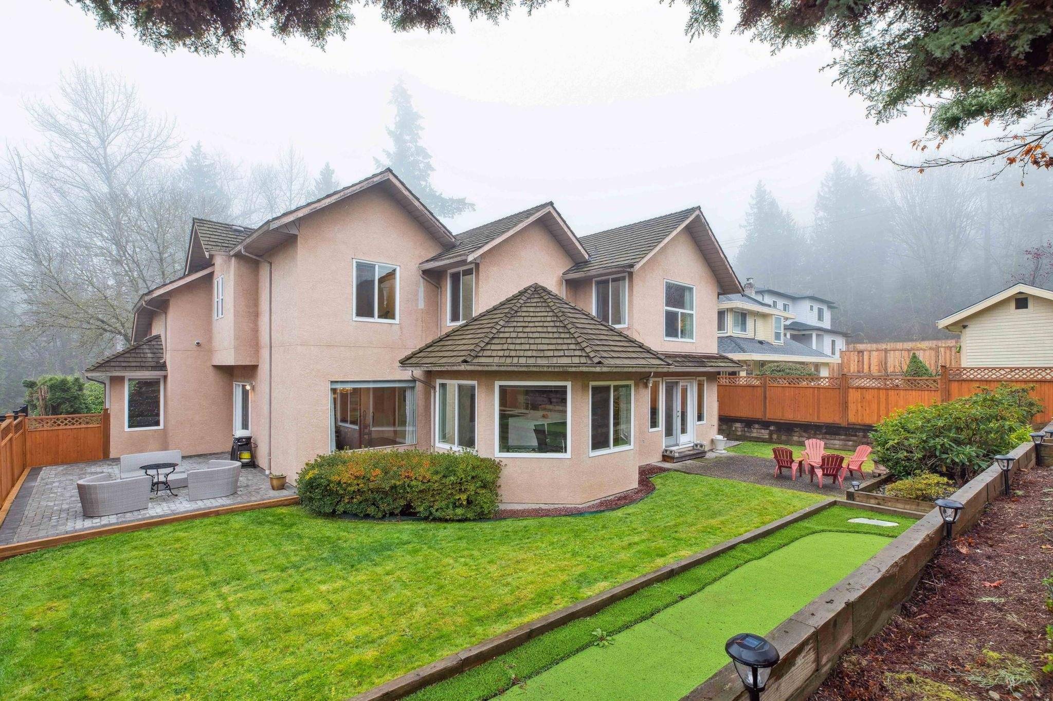Burnaby, BC V5E 4G7,8250 Lakefield DR