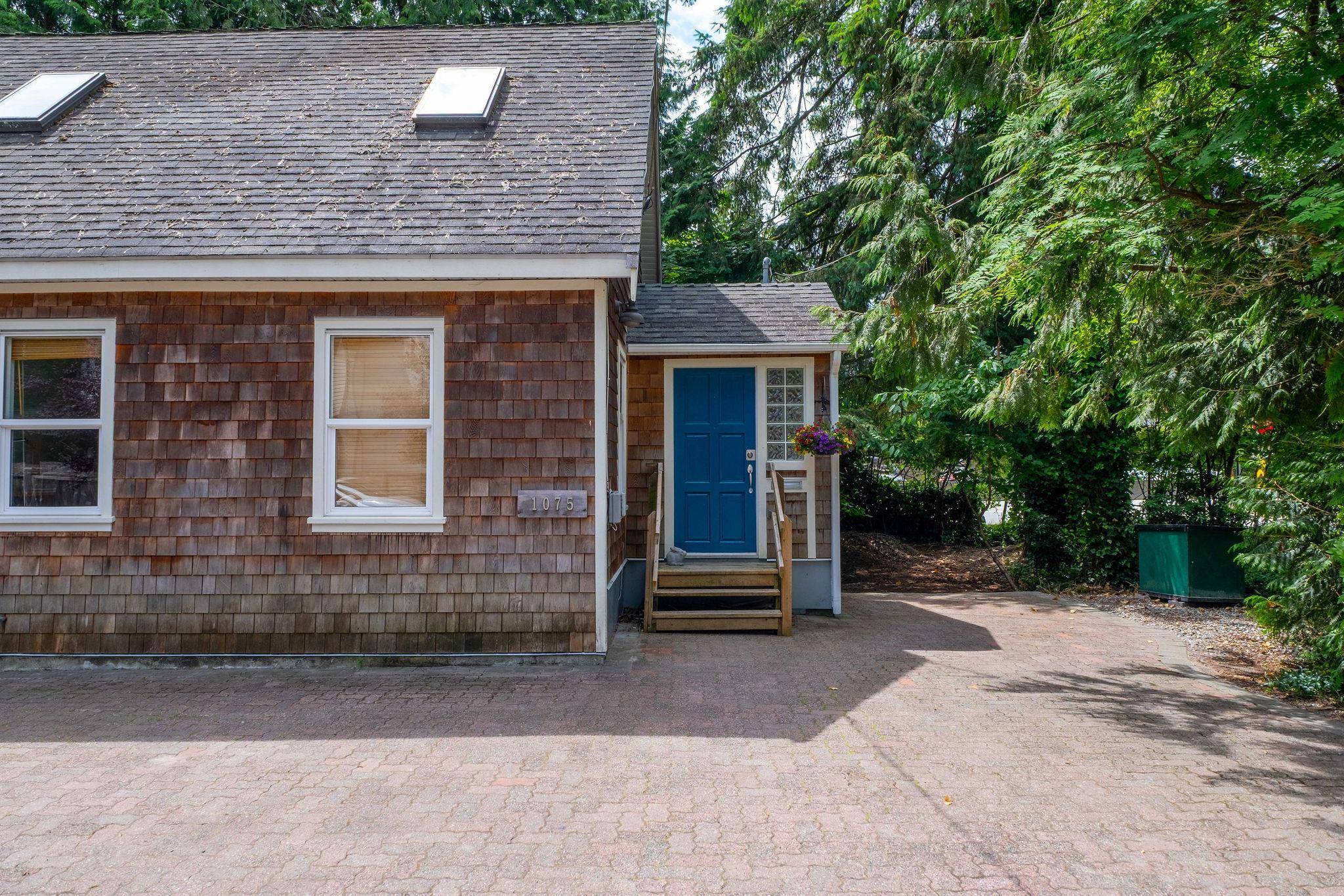 North Vancouver, BC V7R 1A1,1075 Gladwin DR