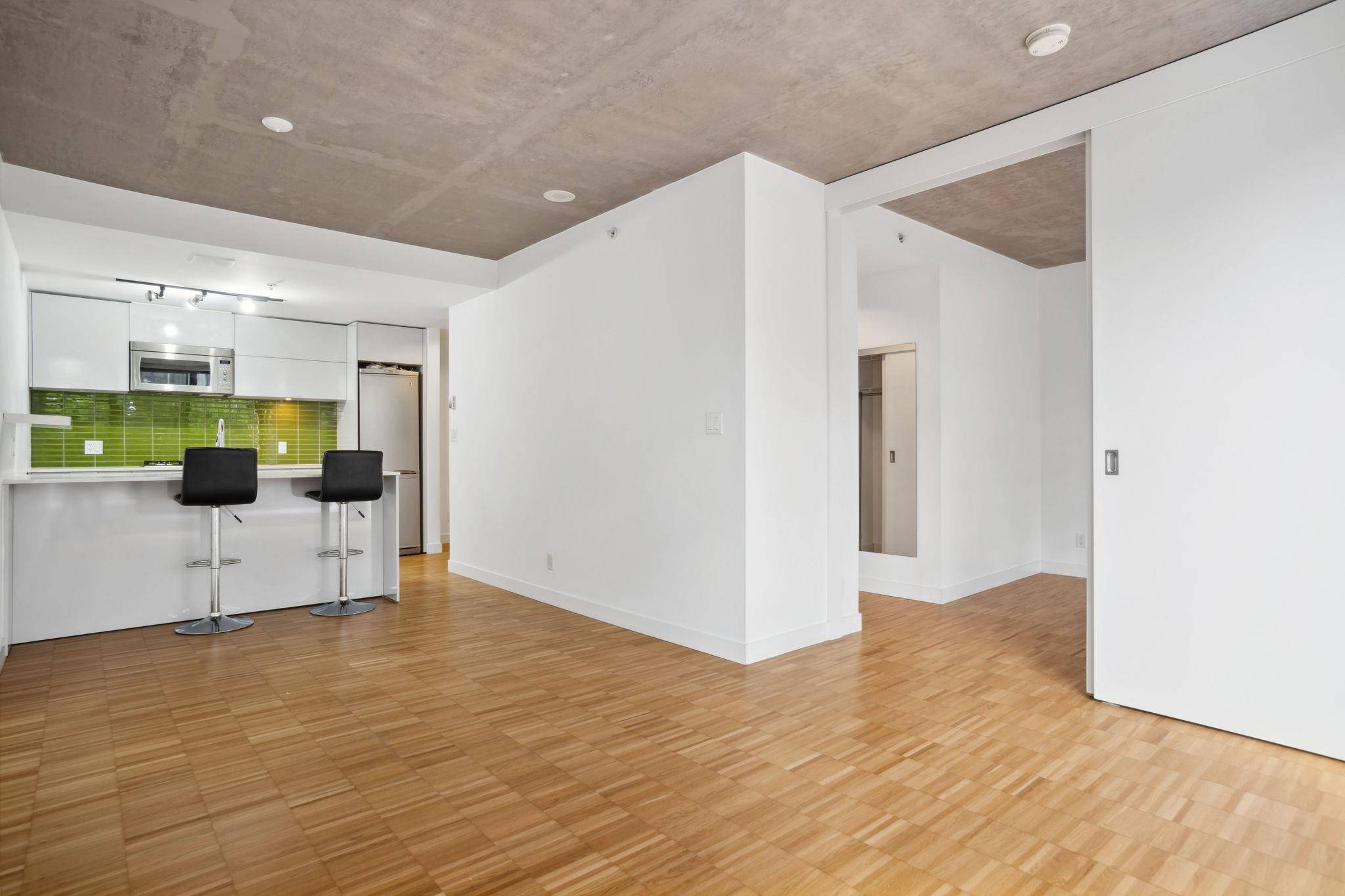 Vancouver, BC V6B 0E6,128 W Cordova ST #705
