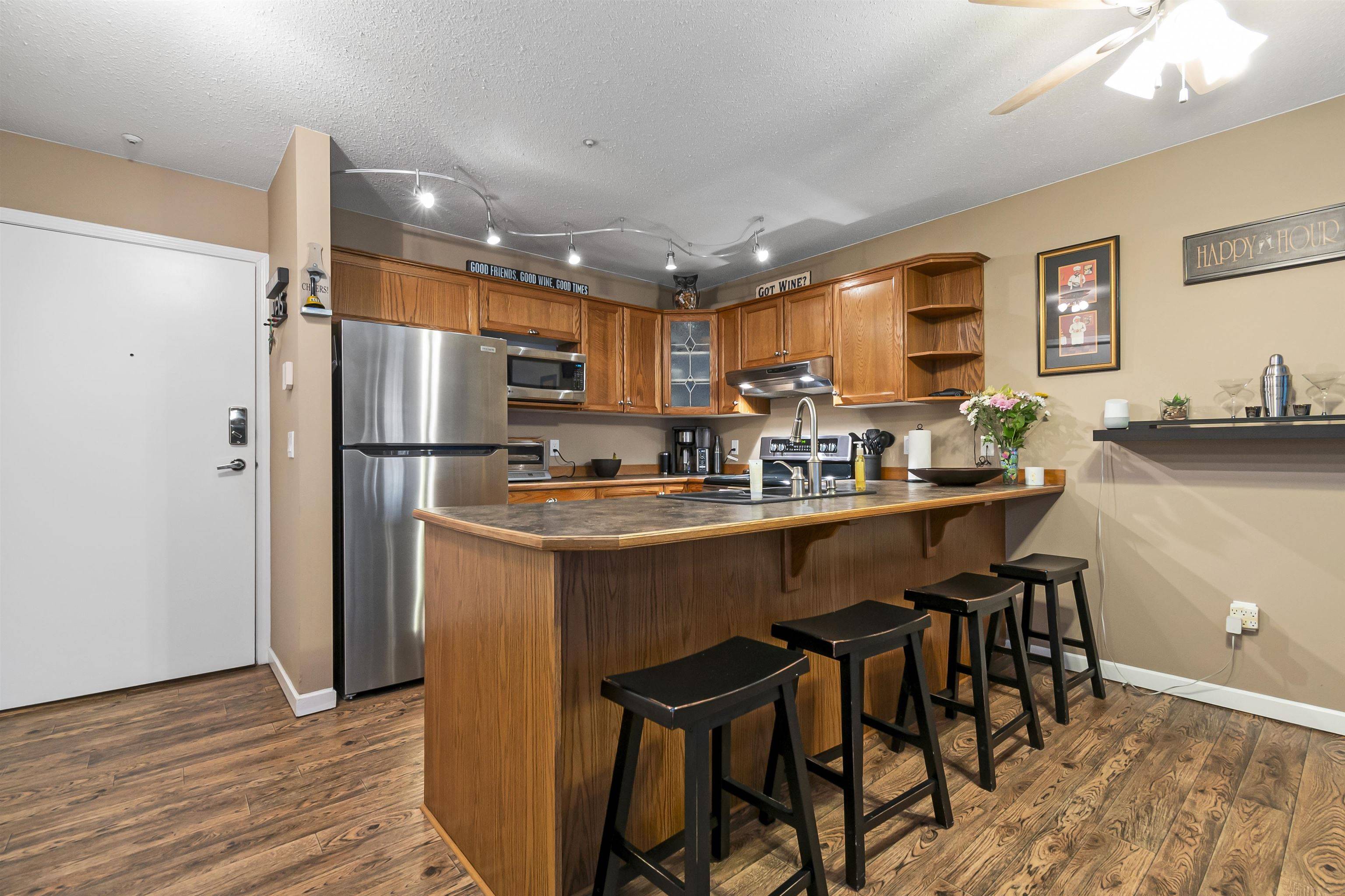 Harrison Hot Springs, BC V0M 1A3,378 Esplanade AVE #123