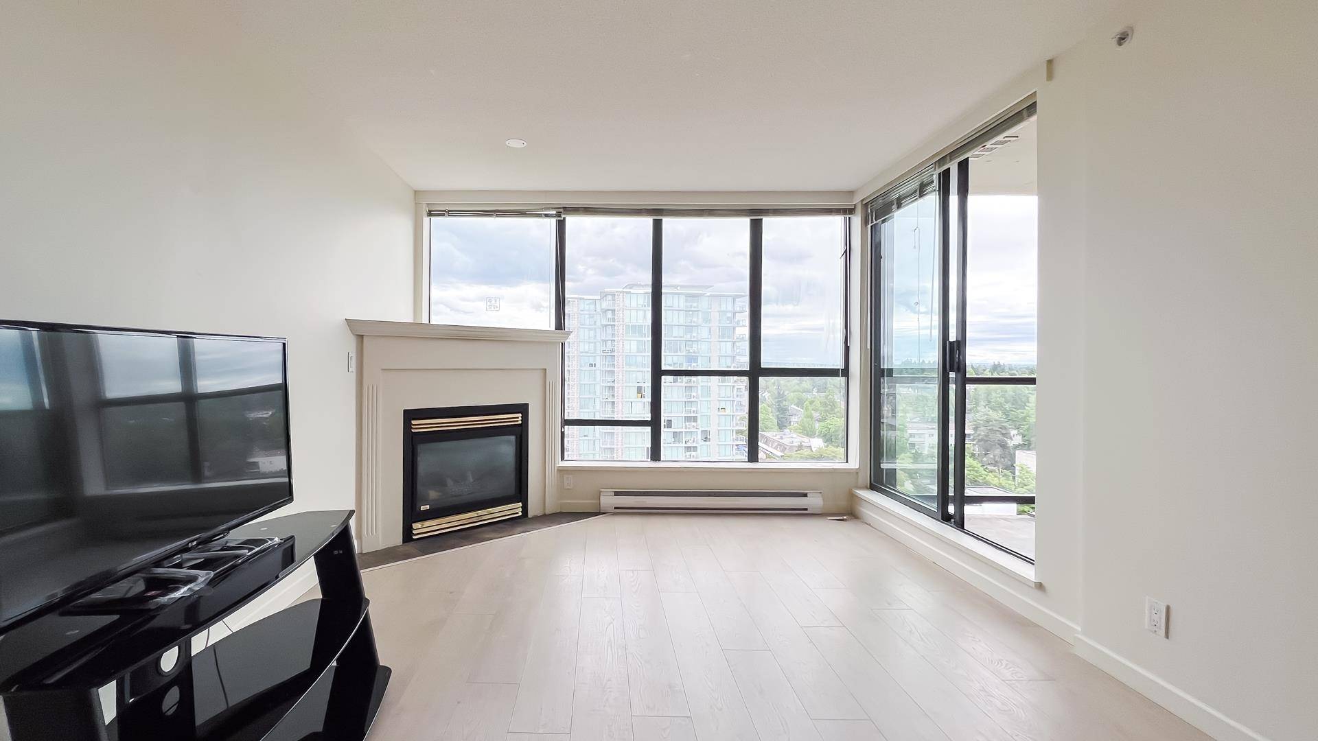 Richmond, BC V6Y 4G1,8180 Granville AVE #1305