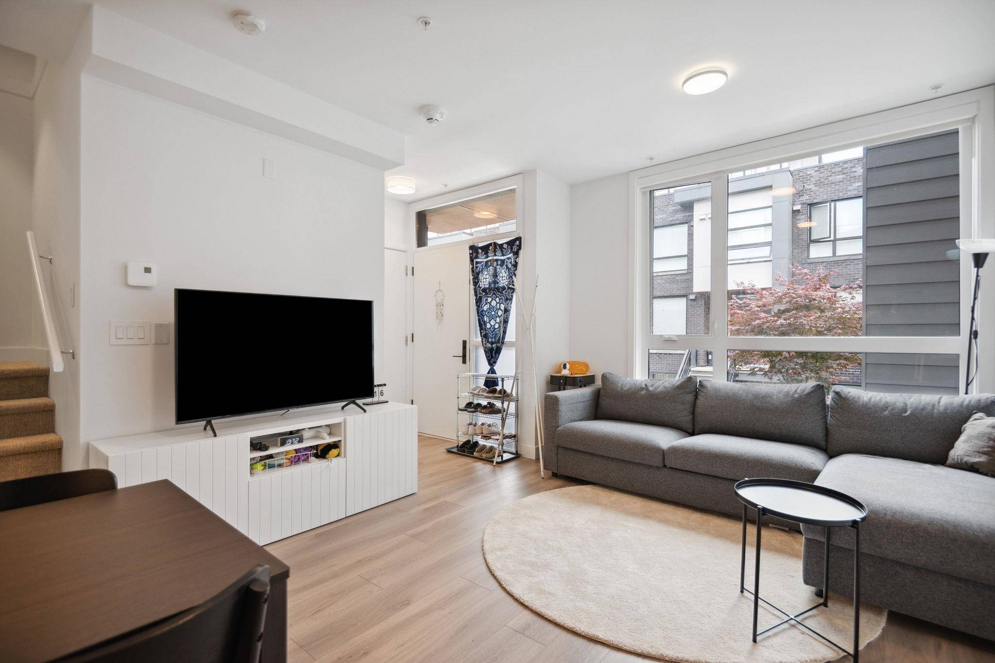Burnaby, BC V5J 5C5,6085 Irmin ST #206