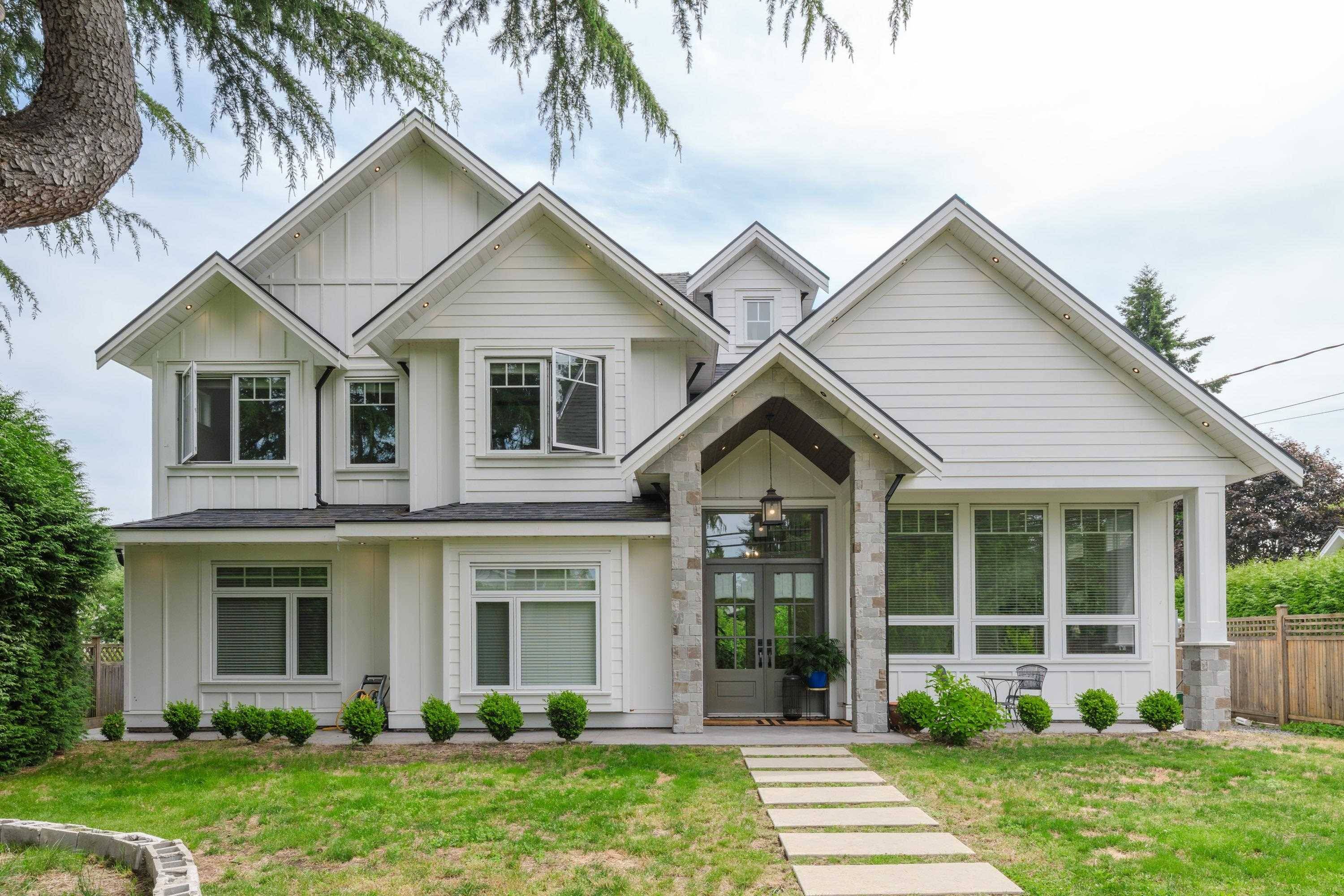 Surrey, BC V4A 4H3,1938 140 ST