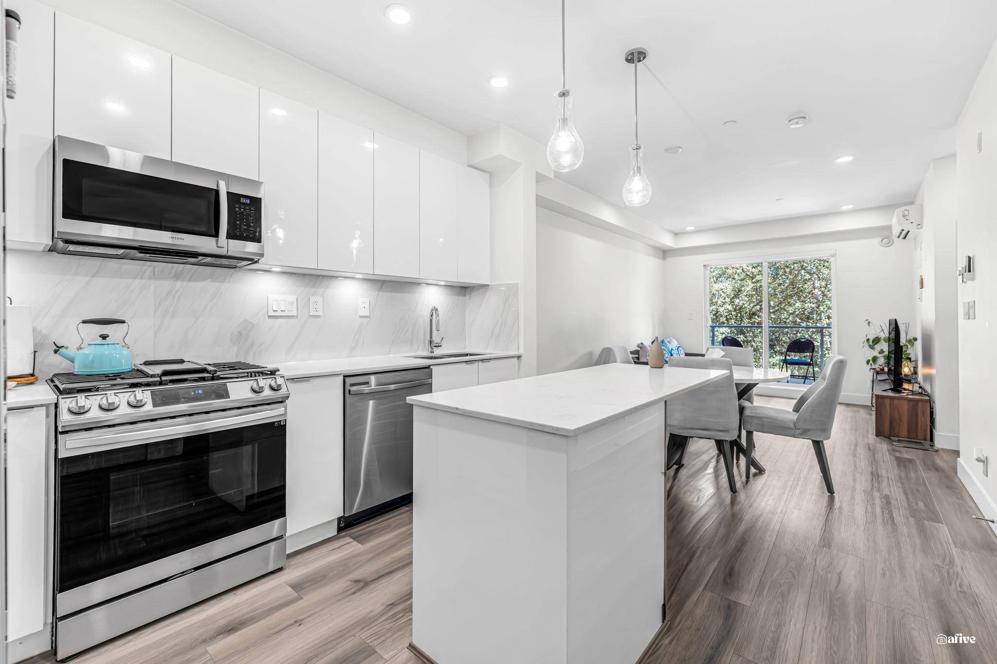 Langley, BC V2Y 2B7,8447 202 ST #A306