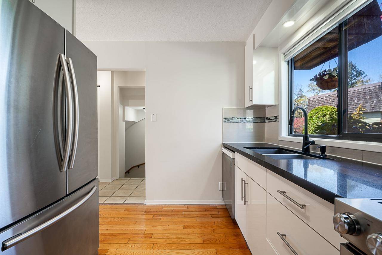 North Vancouver, BC V7J 2H3,1116 Premier ST