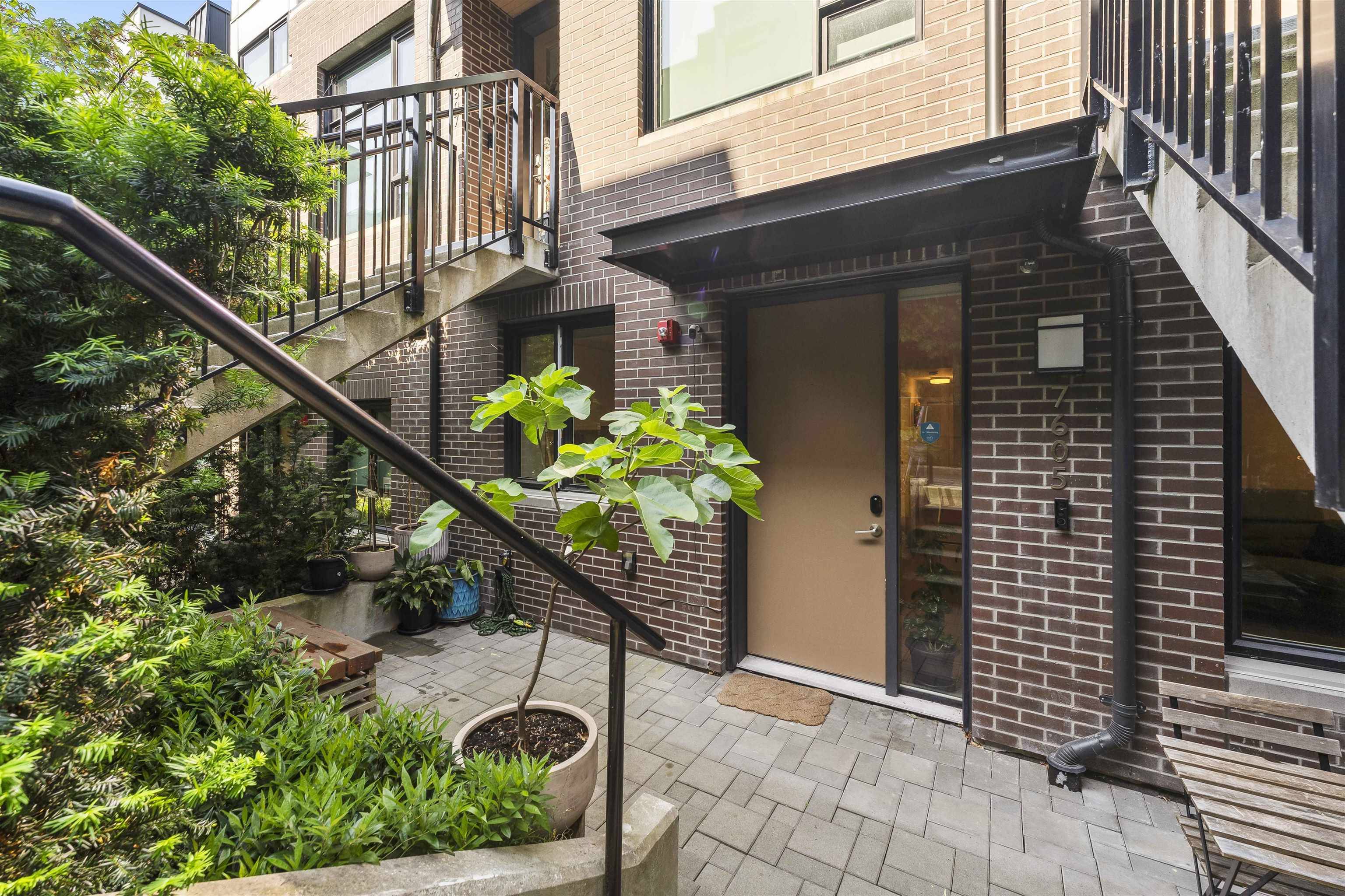 Vancouver, BC V5X 2Y4,7605 Yukon ST