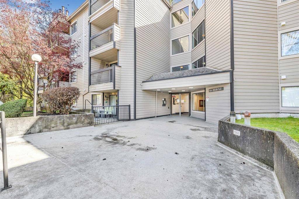 Surrey, BC V3R 8A3,10560 154 ST #105
