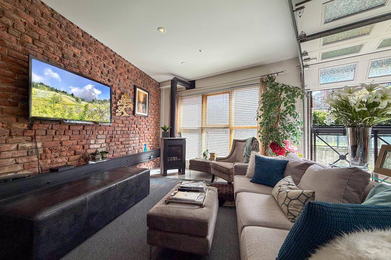 Vancouver, BC V6B 2S8,1230 Hamilton ST #202