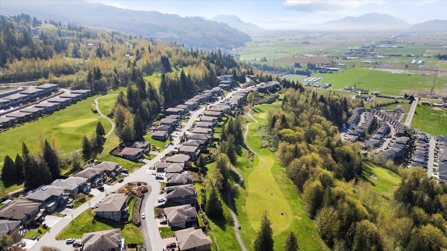 Chilliwack, BC V4Z 1K7,51075 Falls CT #208