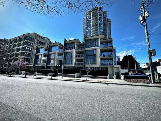 New Westminster, BC V3M 1X3,619 Fifth AVE #205