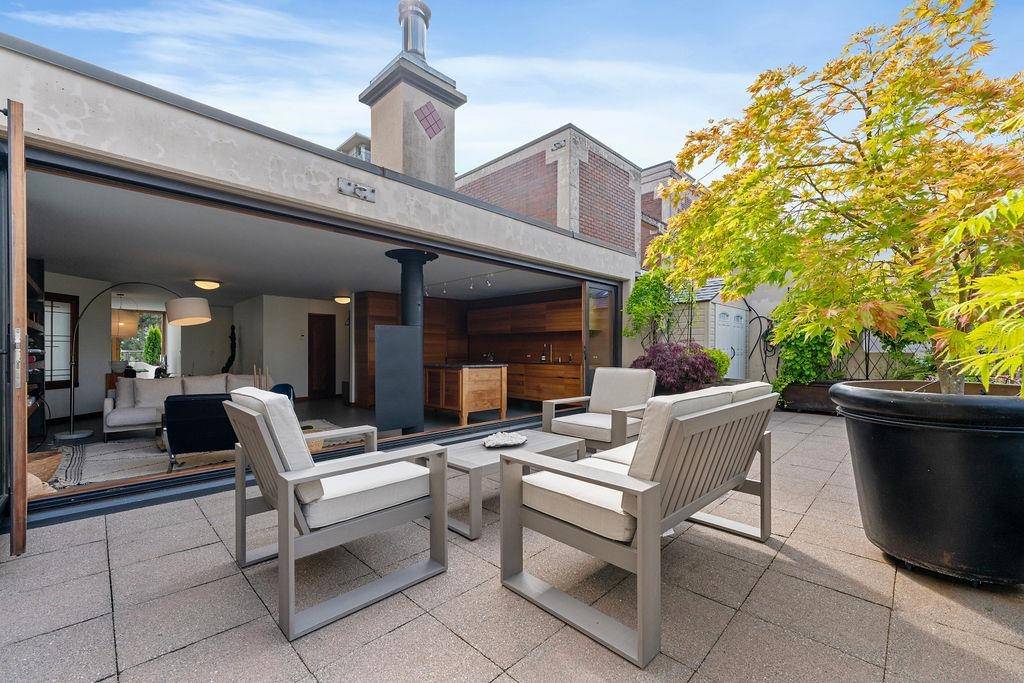 Vancouver, BC V6G 1E8,1950 Robson ST #PH3