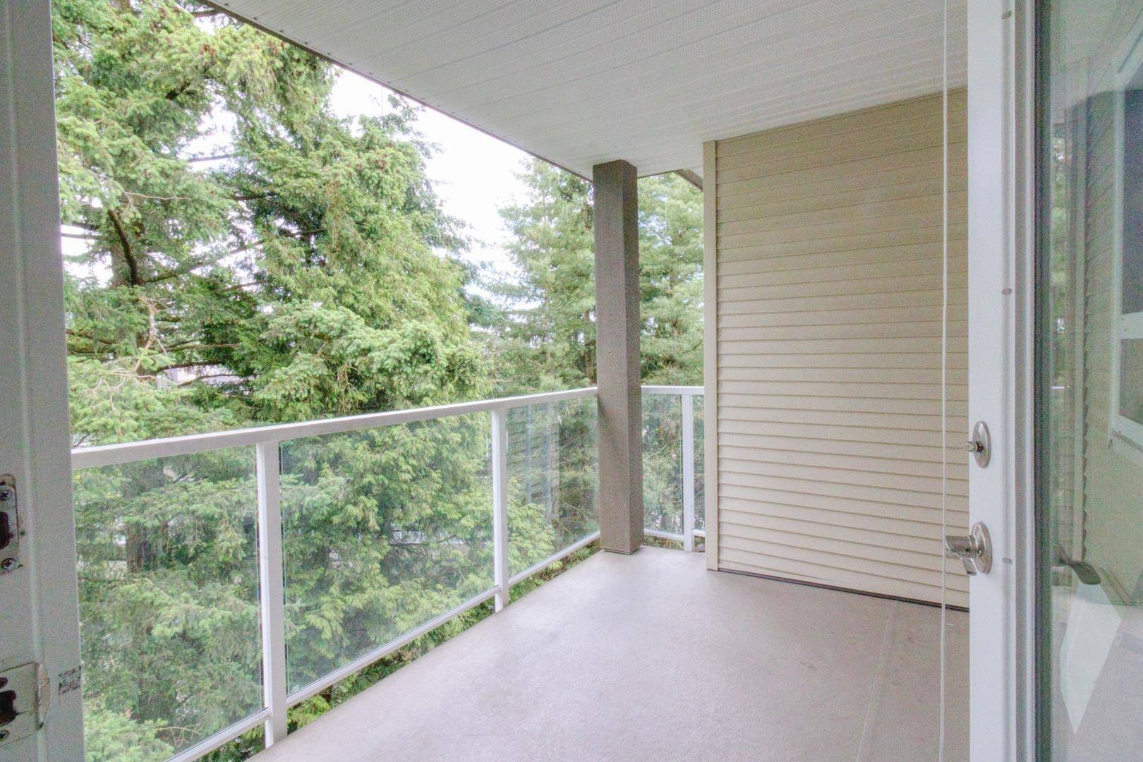 Surrey, BC V4N 0W7,15895 84 AVE #410