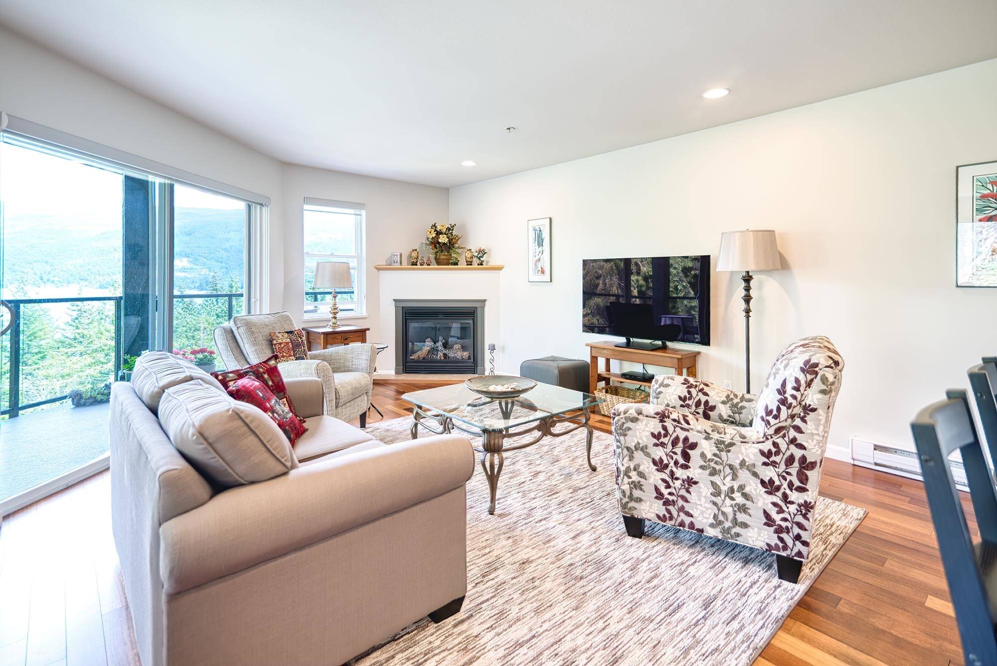 Sechelt, BC V7Z 0K5,5780 Trail AVE #W201