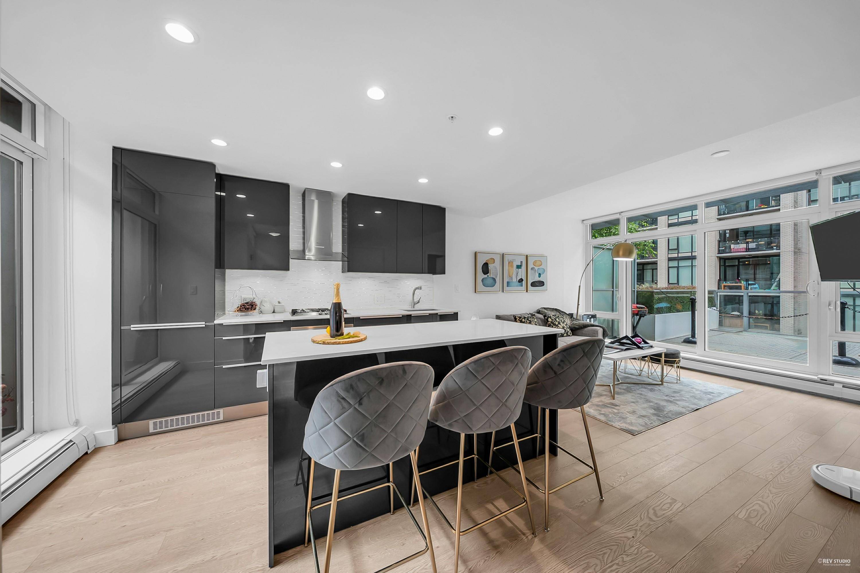 Vancouver, BC V6Z 0E3,1283 Howe ST #504