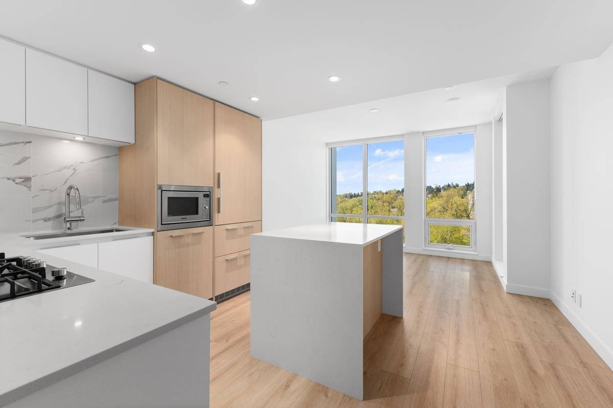 North Vancouver, BC V7J 1H6,1500 Fern ST #1208