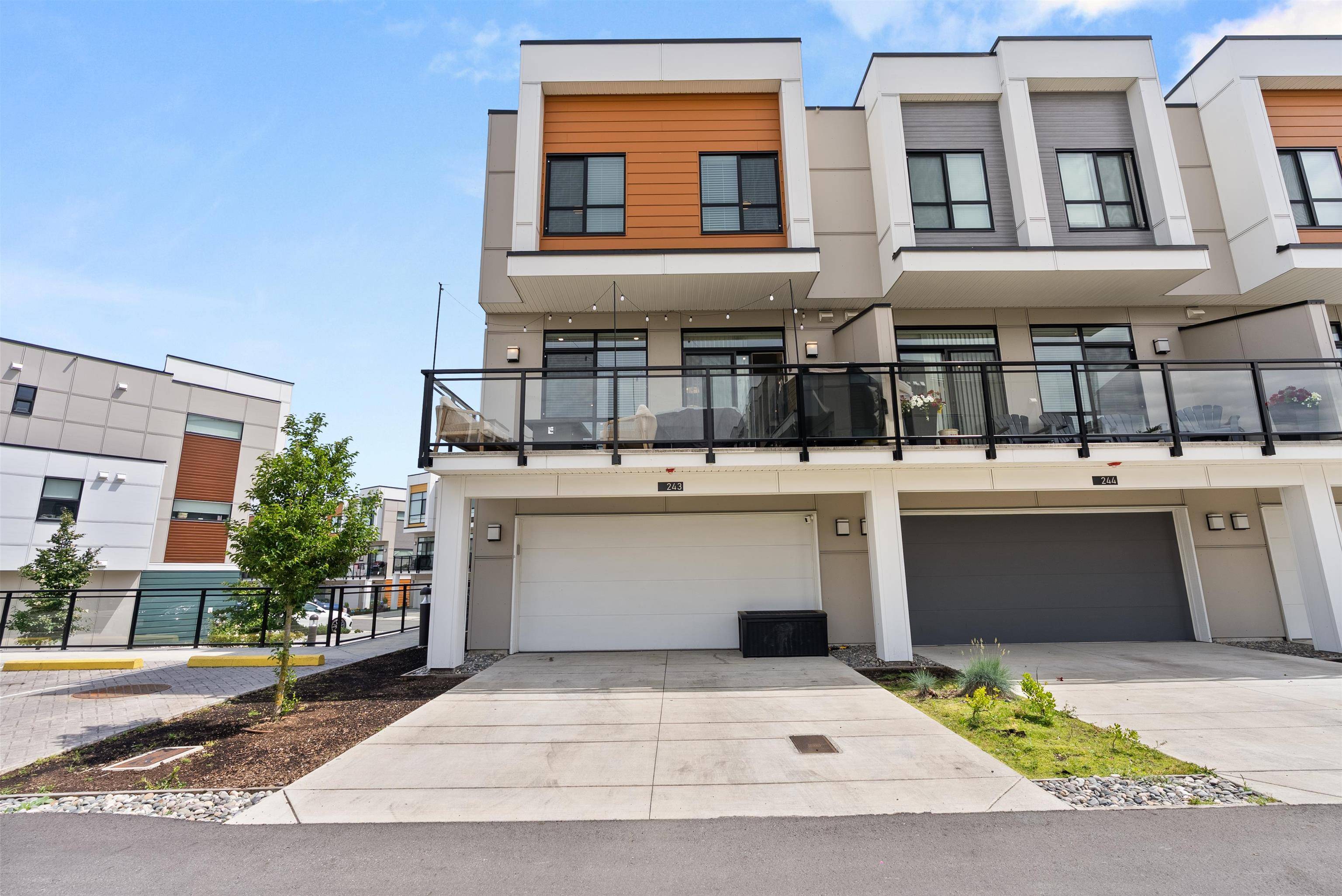 Chilliwack, BC V2S 7H4,46150 Thomas RD #243