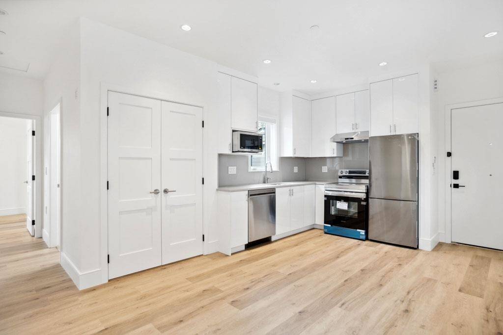 Vancouver, BC V5S 1Z7,2732 E 56th AVE #3