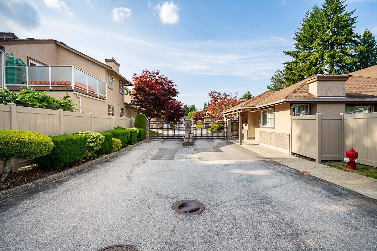 Surrey, BC V3R 0A2,14861 98 AVE #128