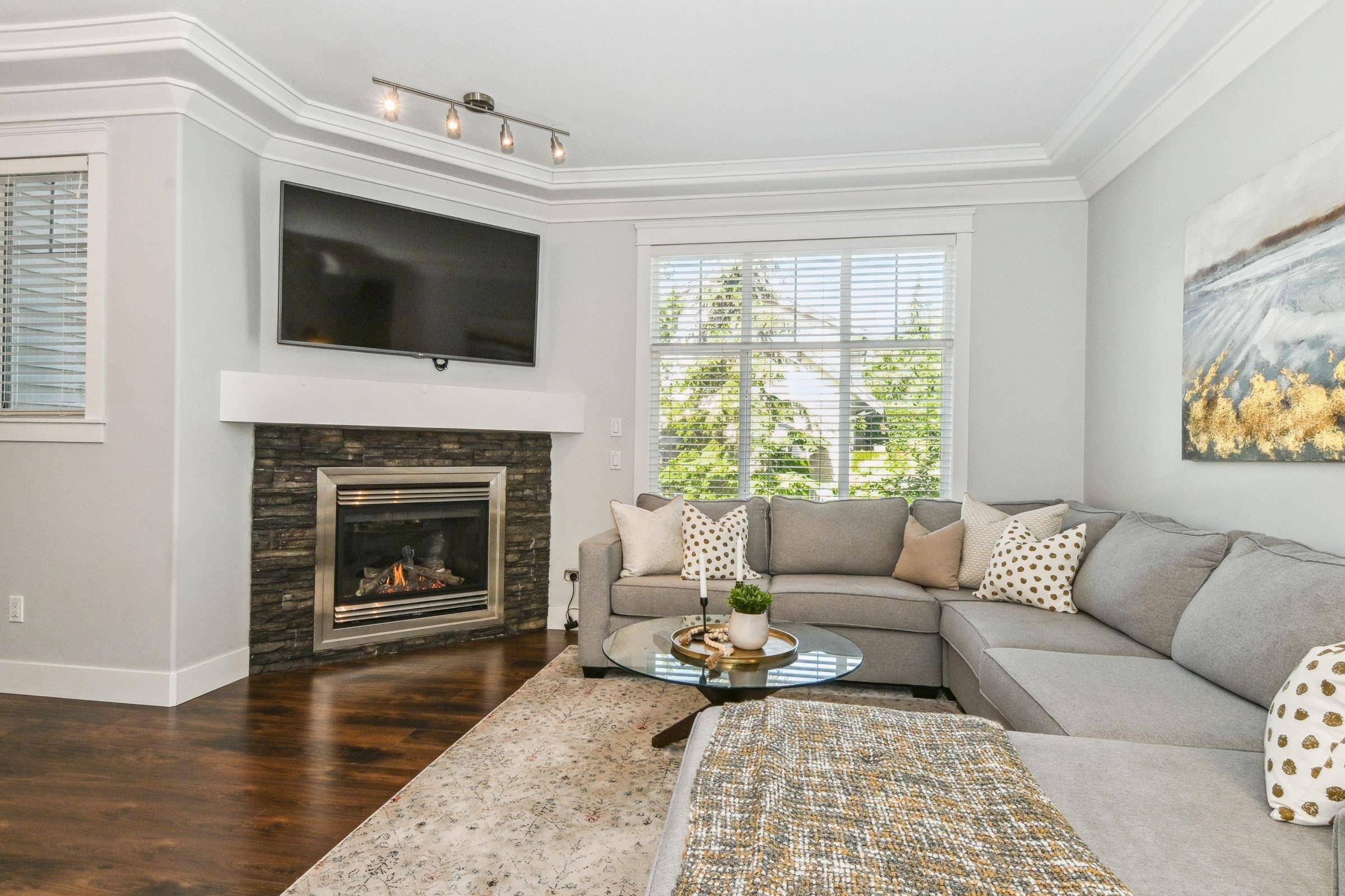 Surrey, BC V3S 3V3,16760 61 AVE #17