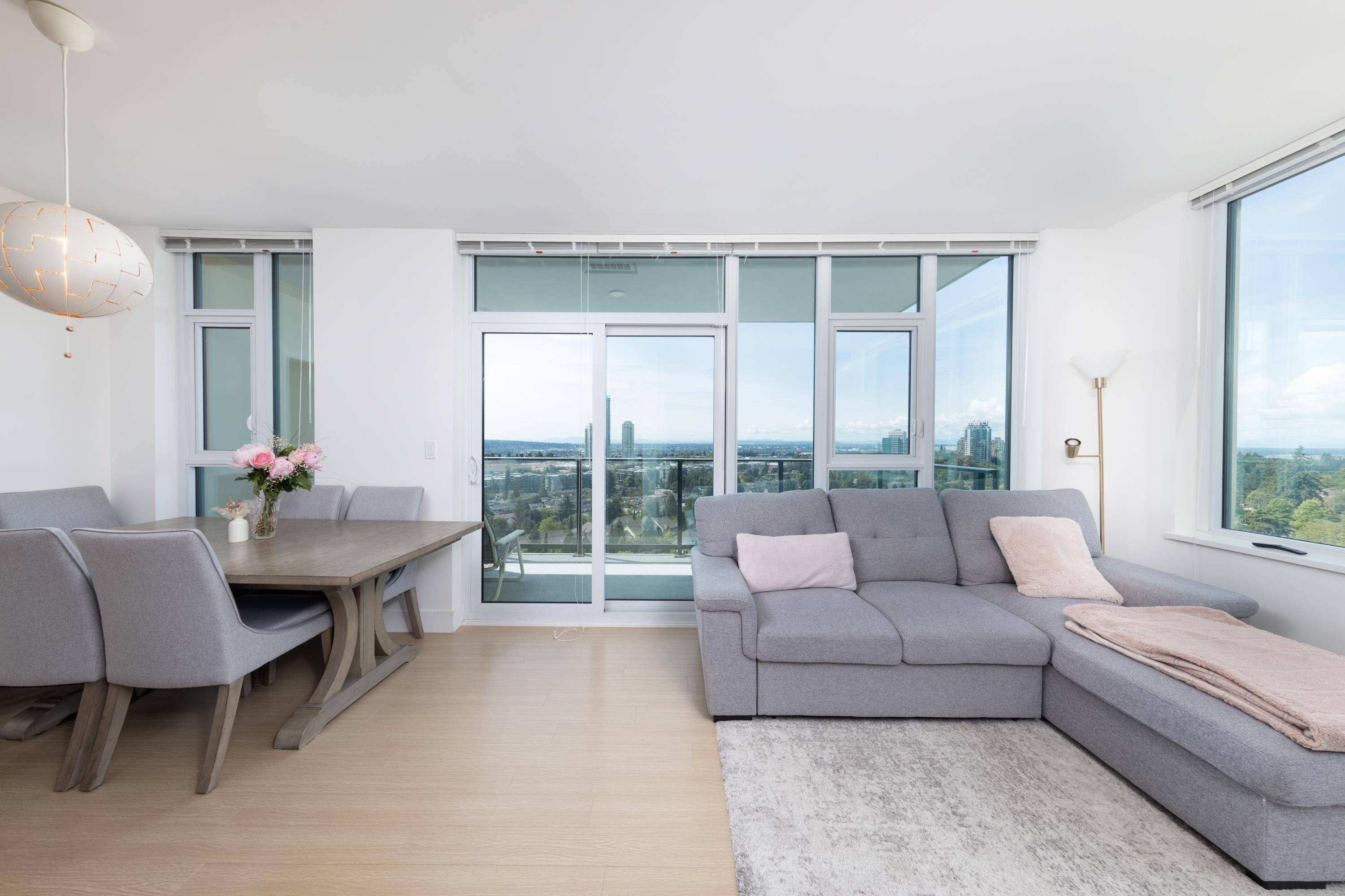 Burnaby, BC V3N 0G9,7388 Kingsway #1210