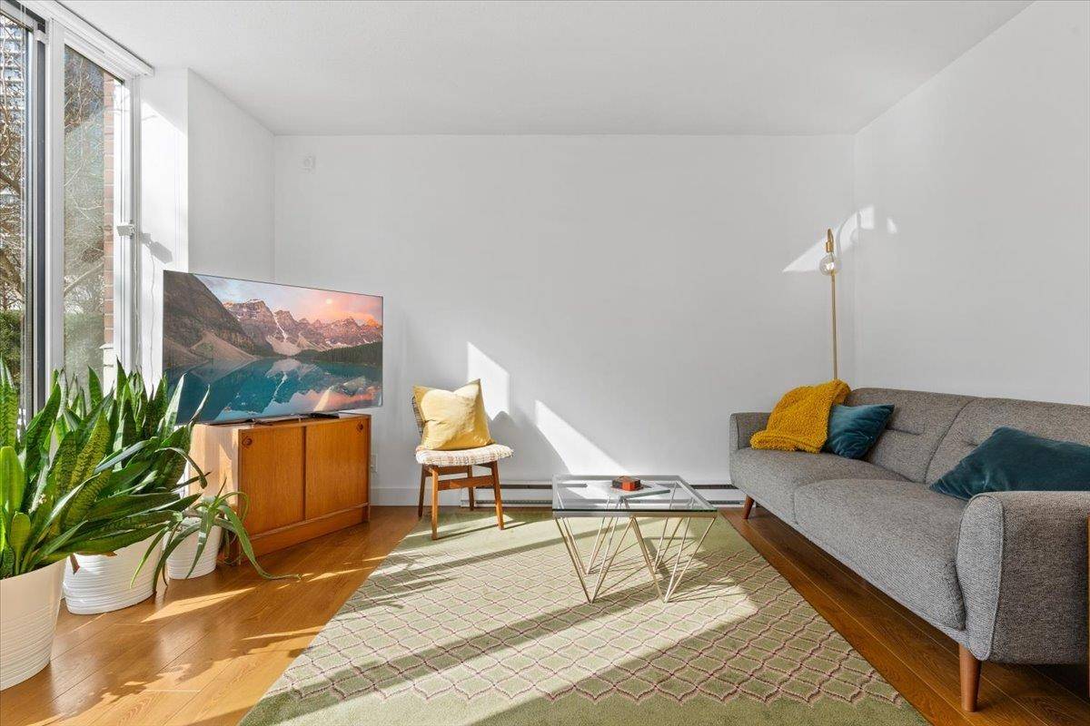 Vancouver, BC V6B 1P8,37 Keefer PL