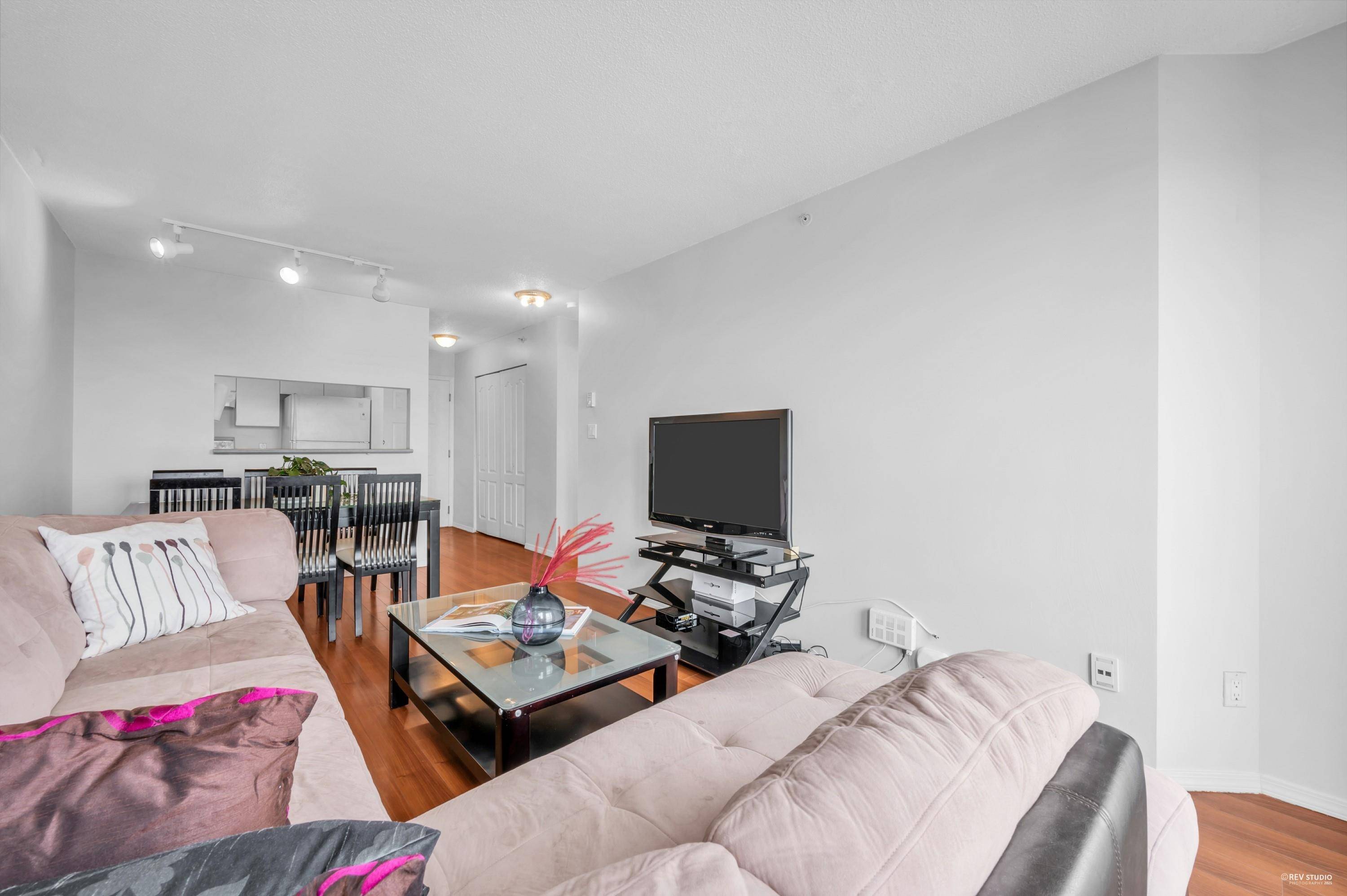 Vancouver, BC V5R 6B6,3489 Ascot PL #1007