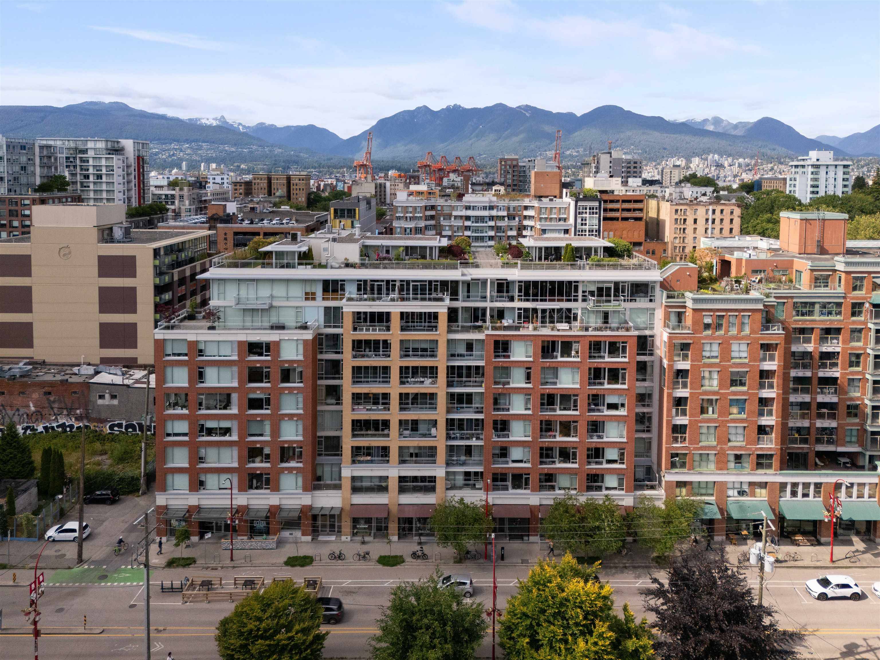 Vancouver, BC V6A 0B4,221 Union ST #415