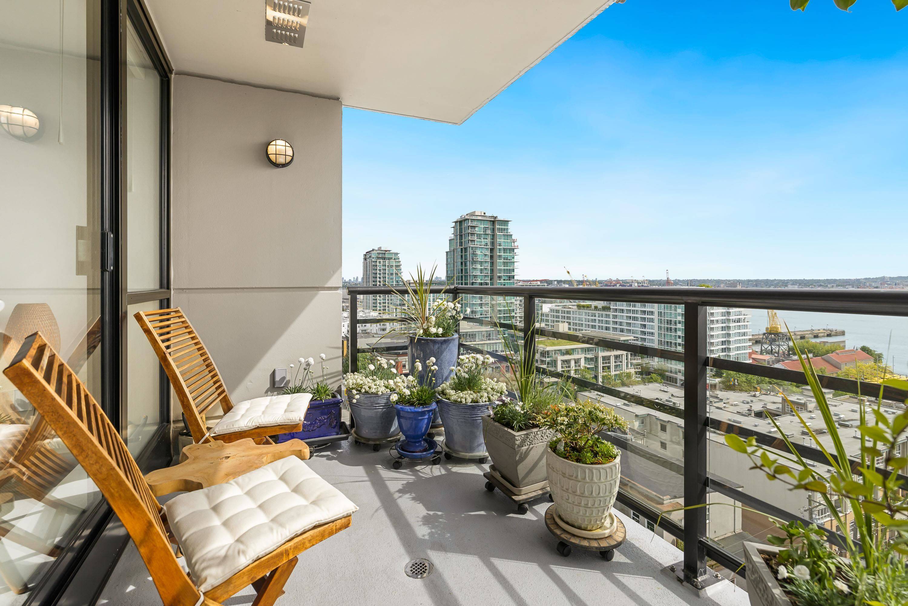 North Vancouver, BC V7M 3N3,124 W 1st ST #1103