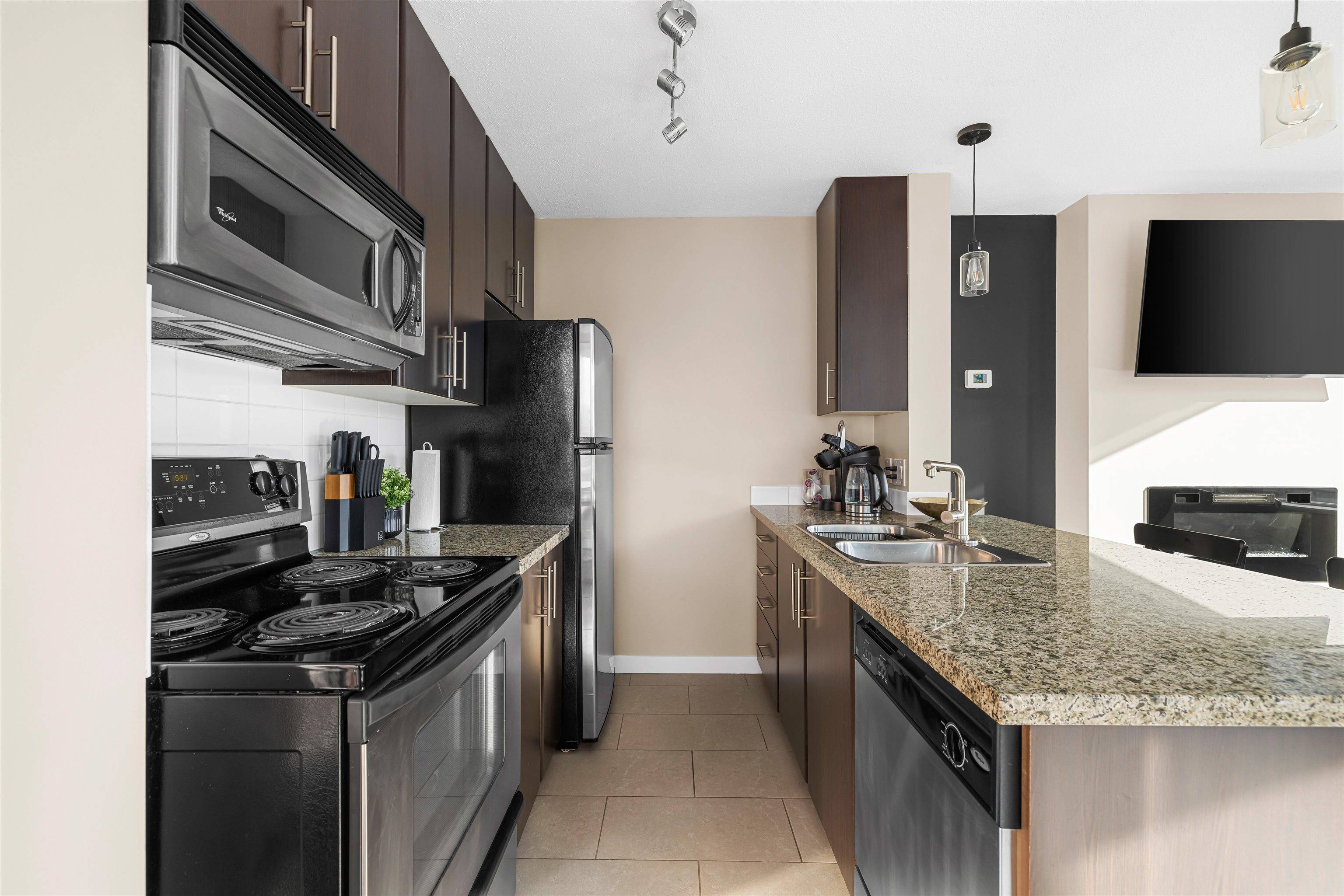 Vancouver, BC V6B 0B9,688 Abbott ST #3005