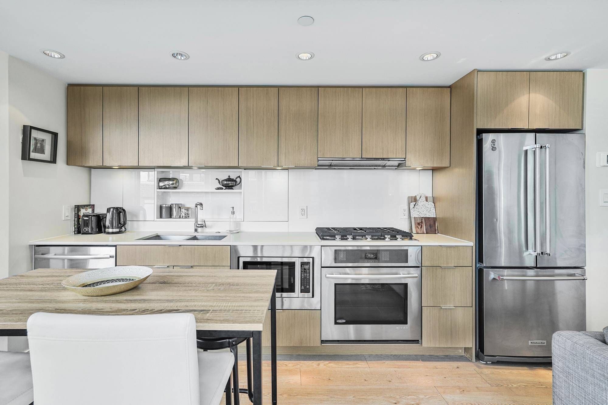 Vancouver, BC V6A 0G1,161 E 1st AVE #803